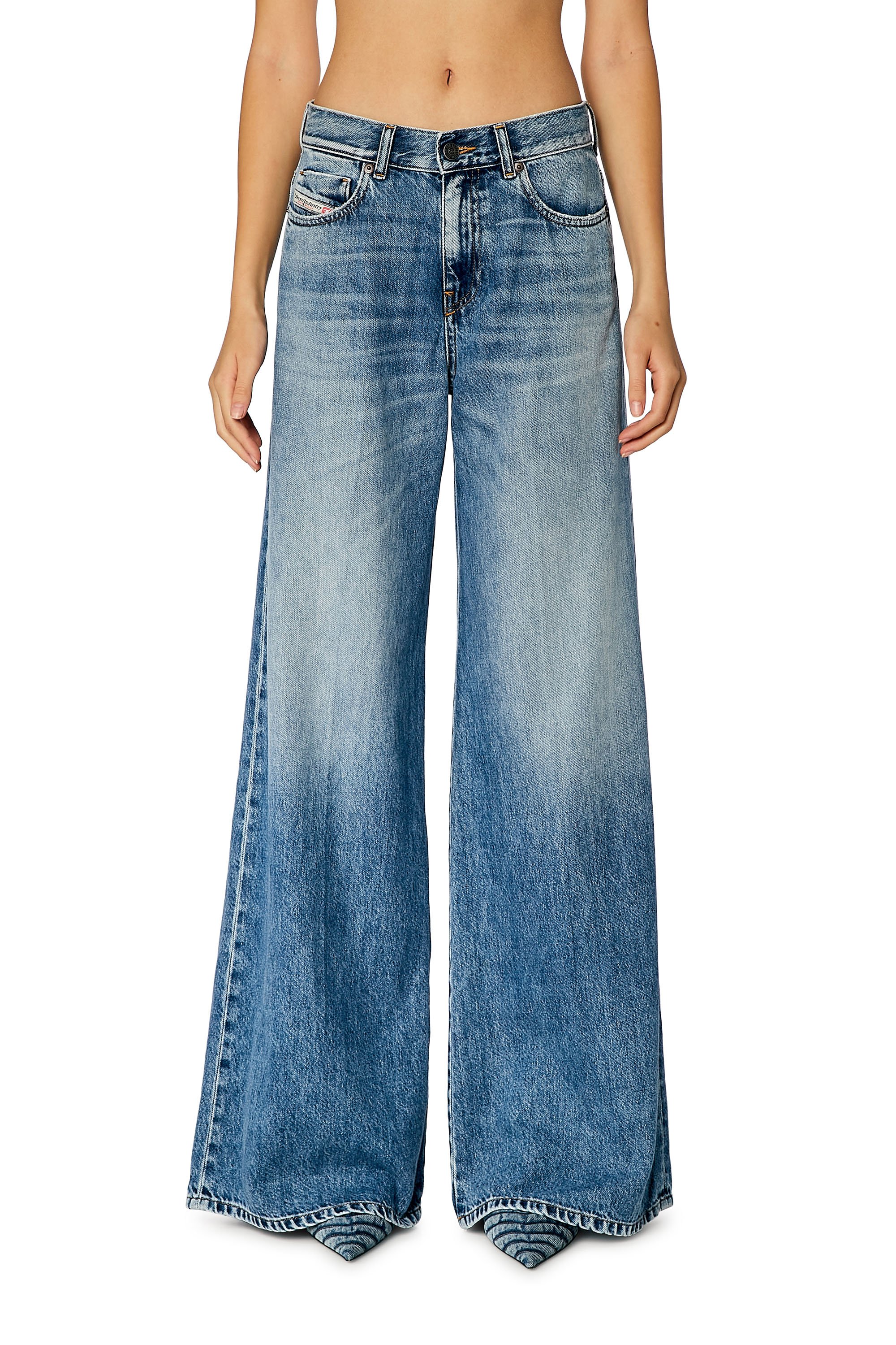 Diesel - Bootcut and Flare Jeans 1978 D-Akemi 09H95, Mittelblau - Image 1