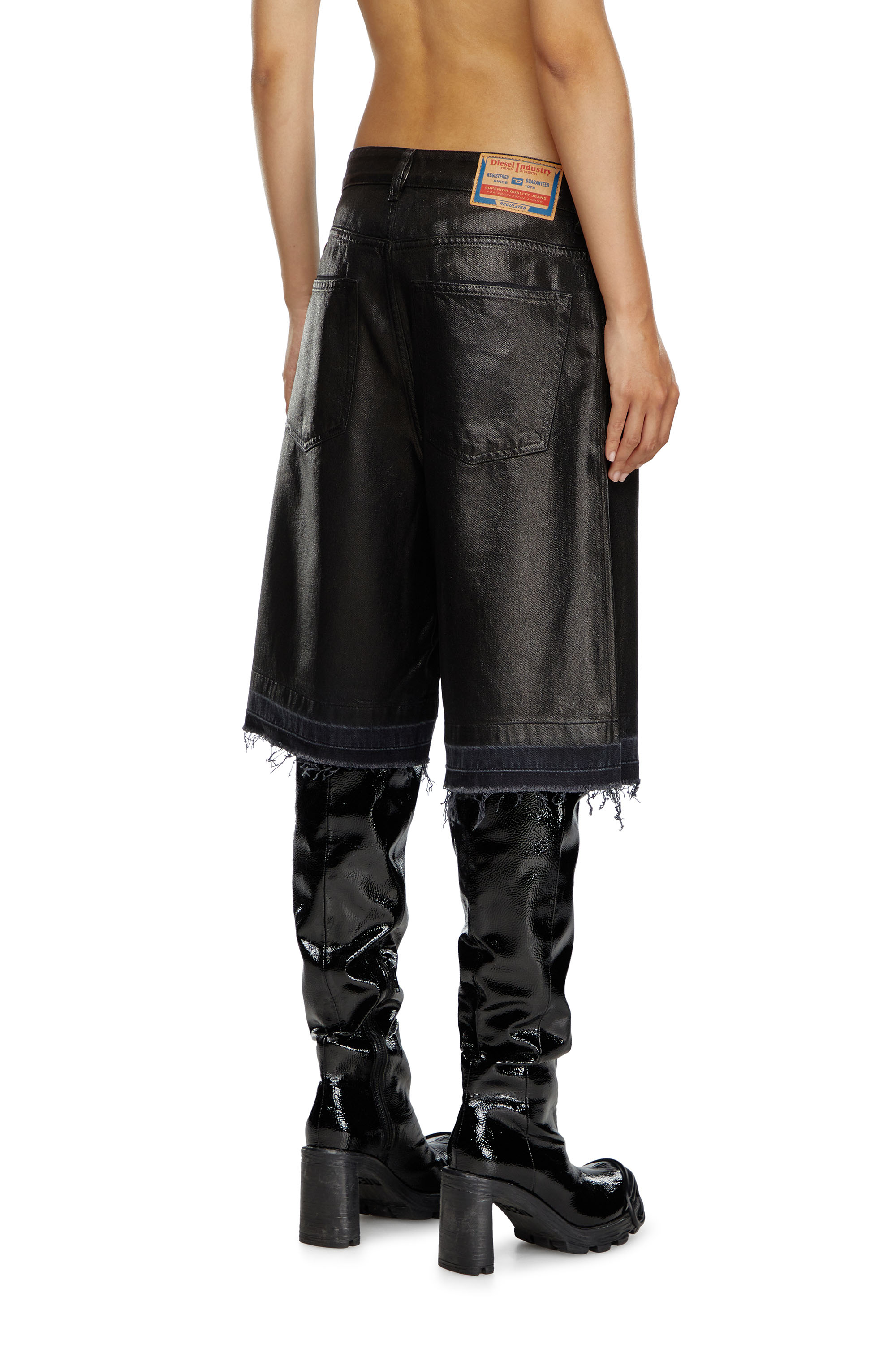 Diesel - DE-SIRE-SHORT, Damen Shorts aus beschichtetem Tailoring-Denim in Schwarz - Image 4