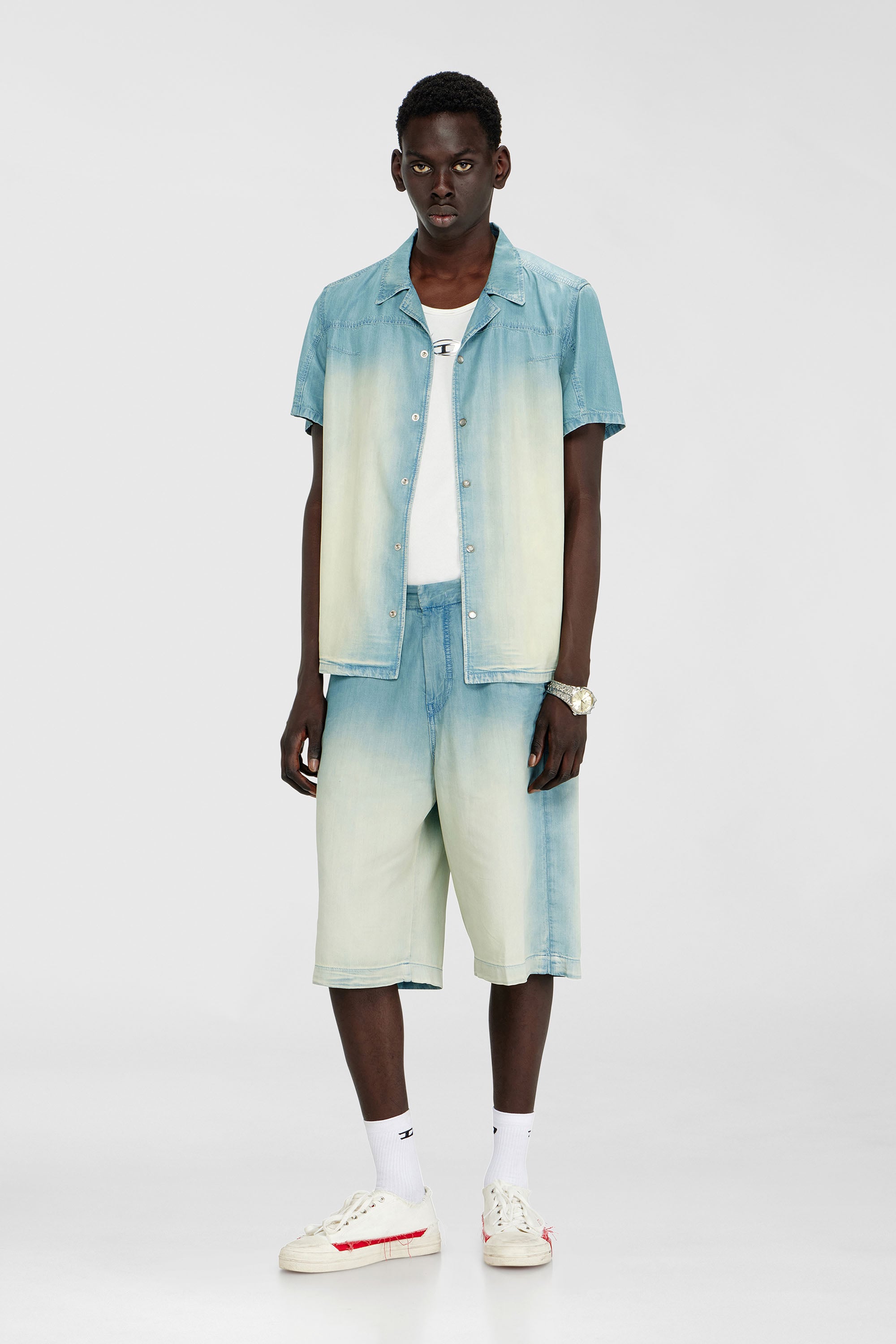 Diesel - D-TYLOR-SHORT-S, Herren Shorts aus flie&szlig;endem, &uuml;berf&auml;rbtem Denim in Hellblau - 1