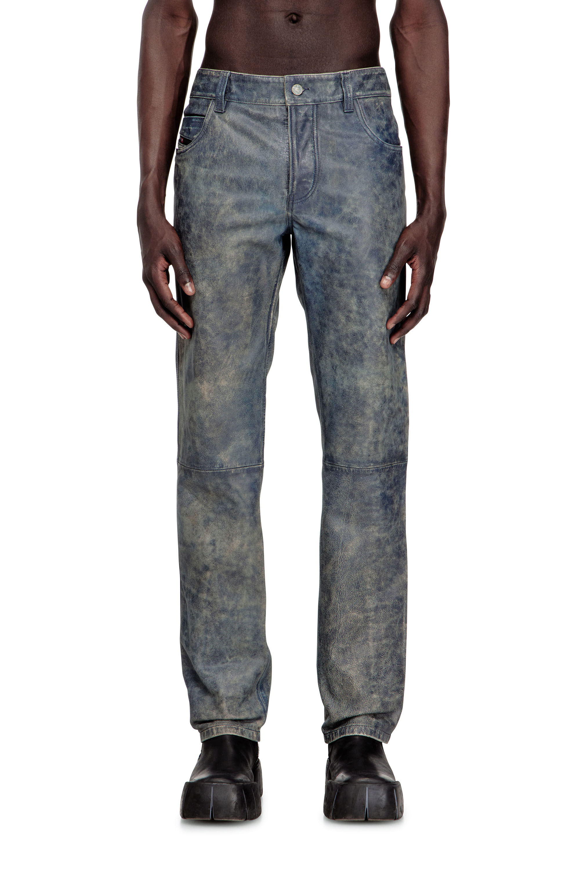 Diesel - P-VYLL-QMBW, Herren Jeansschnitt-Lederhosen in Blau - 1