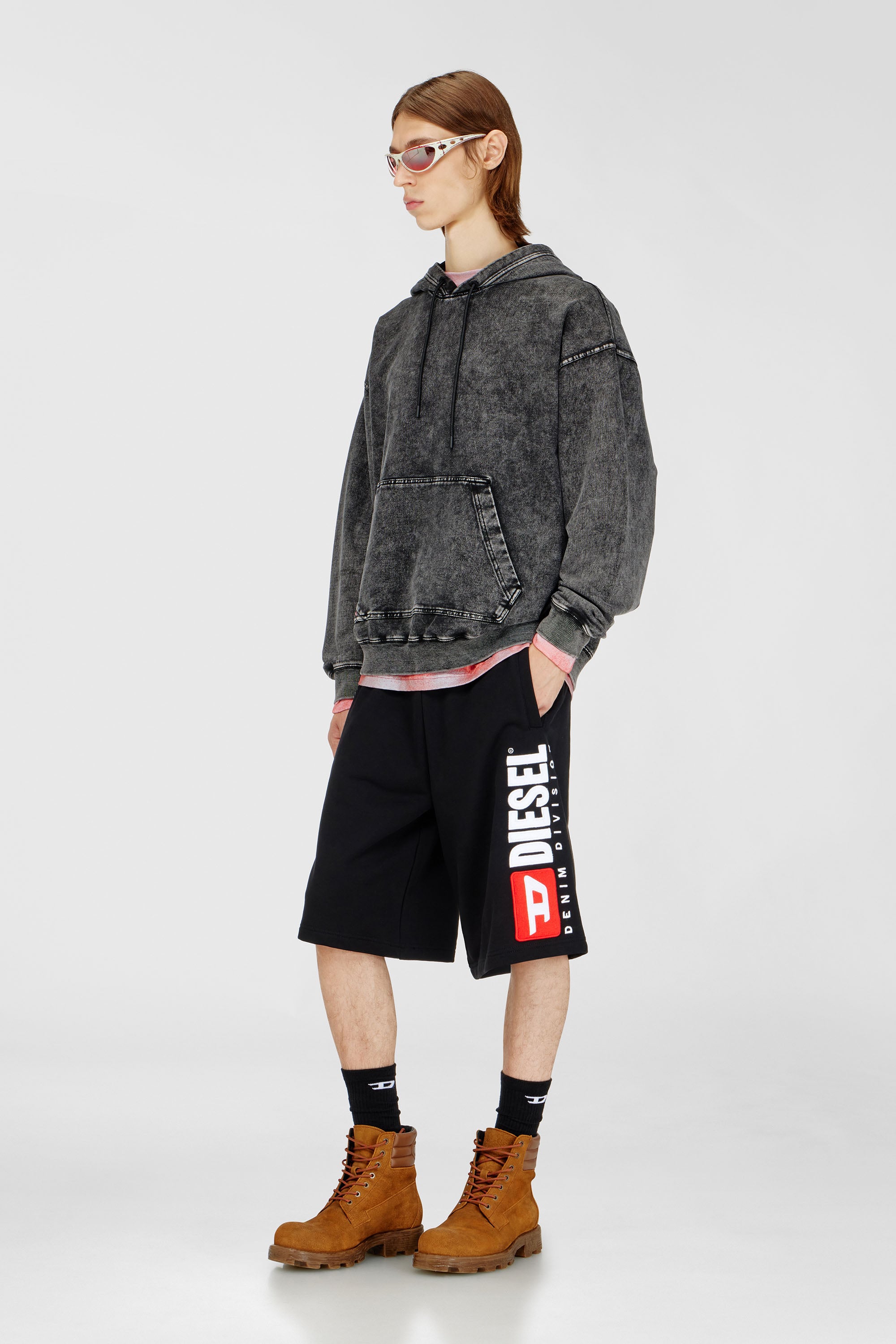 Diesel - P-CROW-DIV, Herren Fleece-Shorts mit Maxi-Logopatch in Schwarz - 1