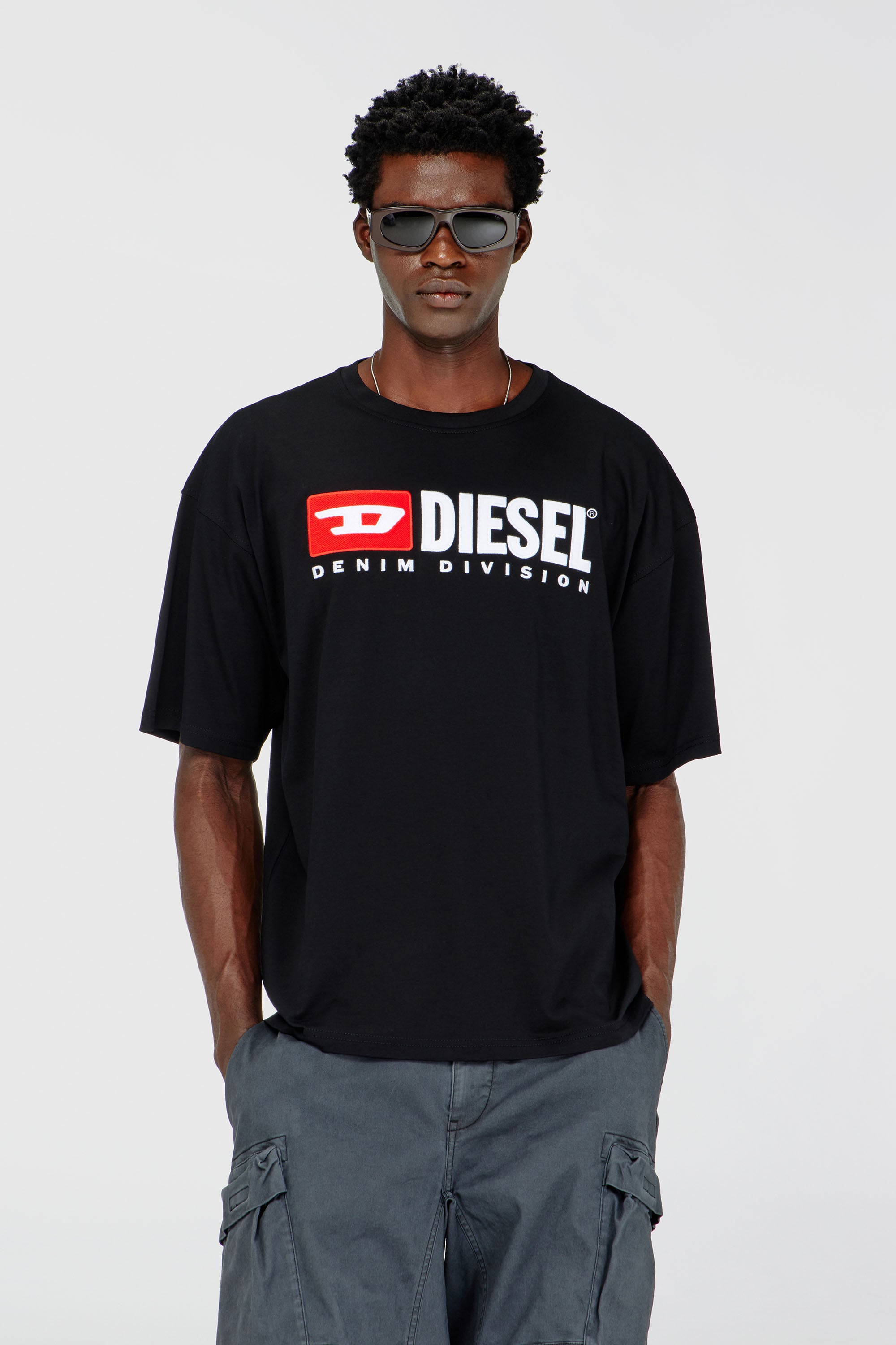 Diesel - T-BOXT-DIV, Herren T-Shirt mit Diesel-Logo-Patch in Schwarz - 1