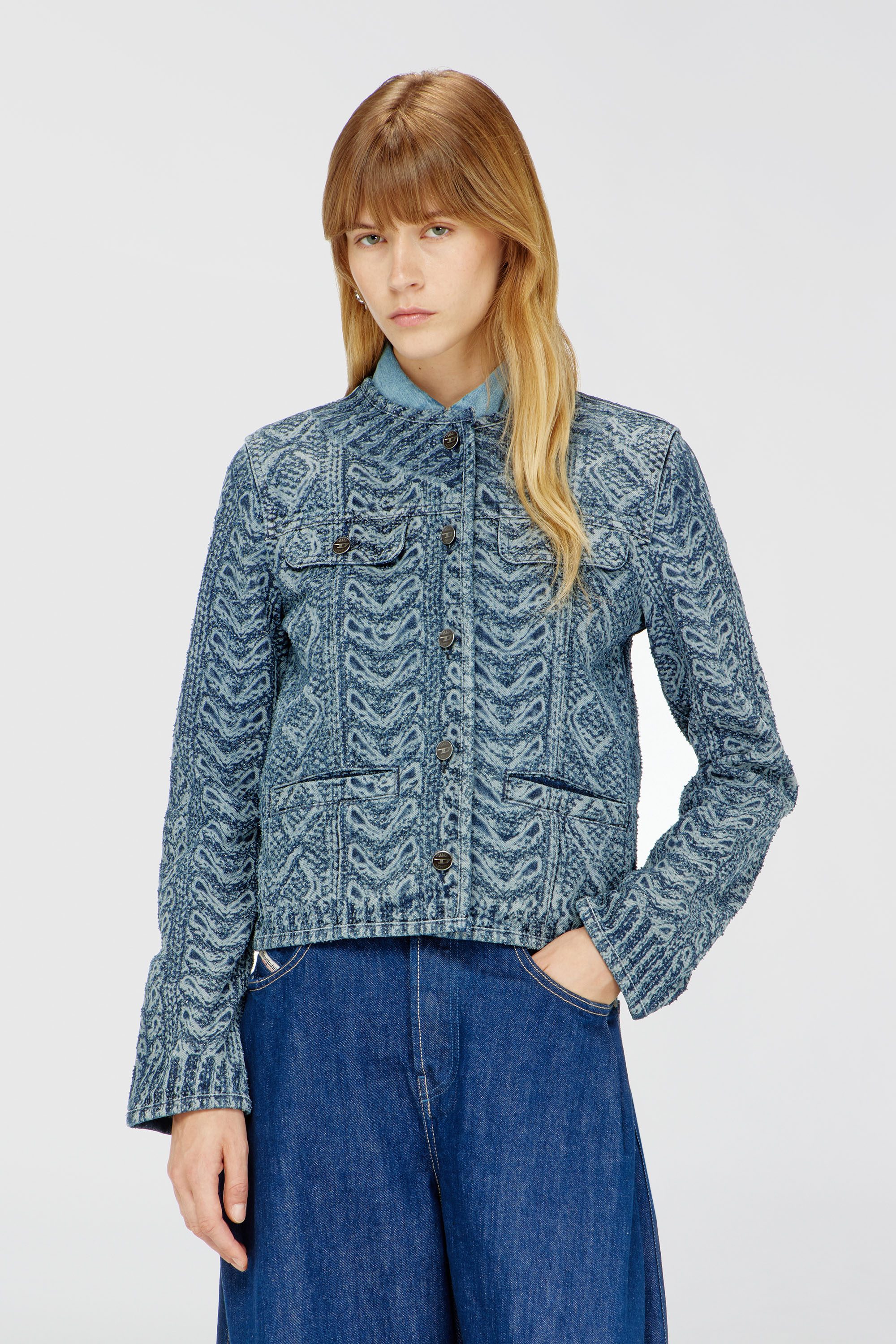 Diesel - DE-GRAFY-S2, Damen Kragenlose Jacke aus Denim mit Zopfmuster-Effekt in Mittelblau - 3