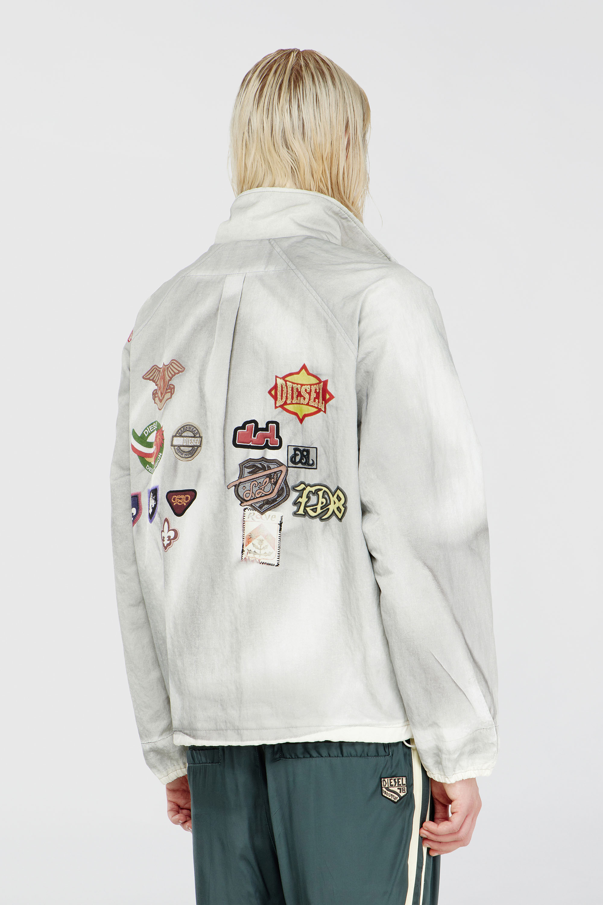 Diesel - J-PATCH, Herren Windbreaker mit trompe-l&rsquo;oeil patches in Hellgrau - 4