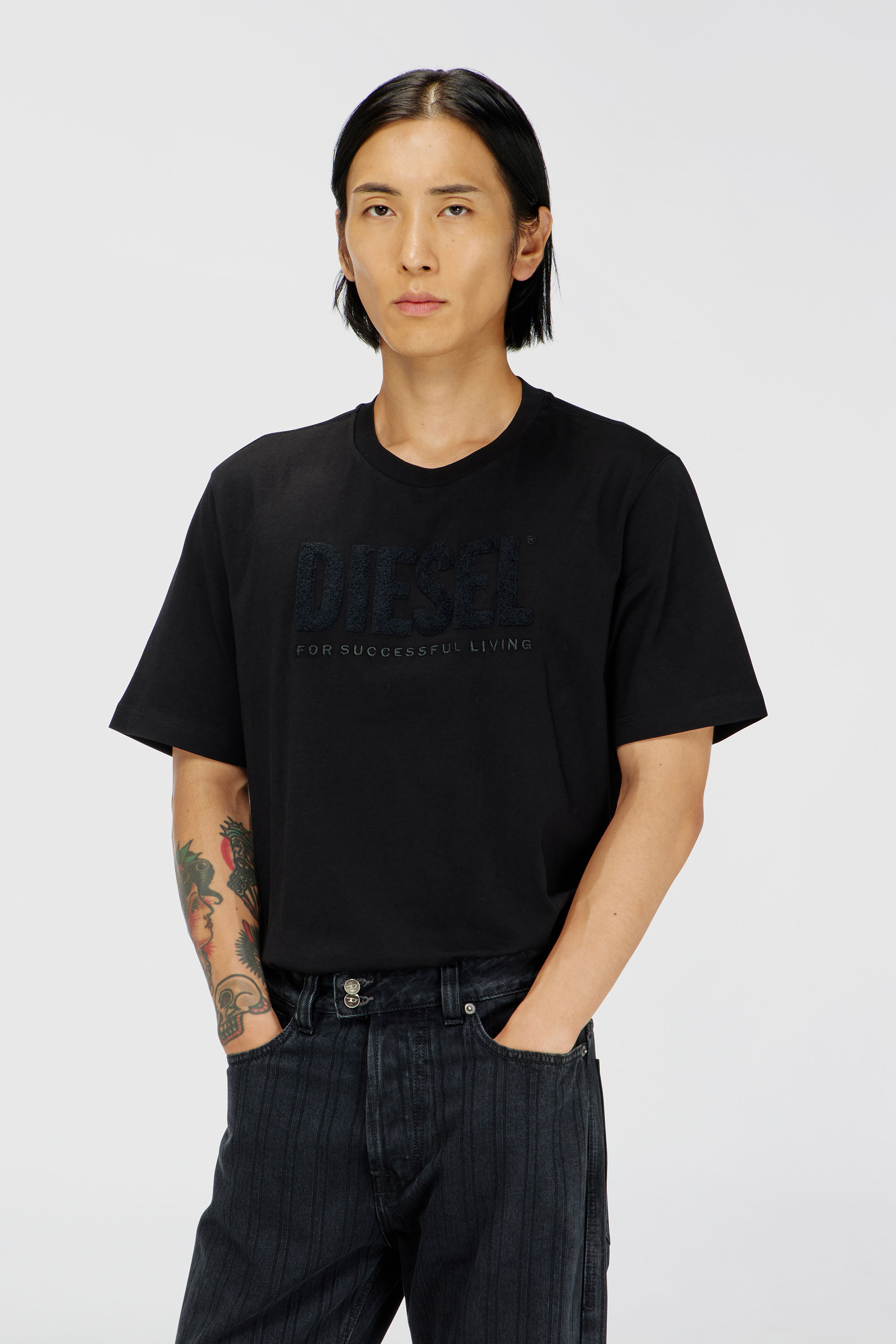 Diesel - T-JUST-OVA-T92, Herren T-Shirt aus Baumwolle mit tonalem Diesel-Logoprint in Schwarz - 3