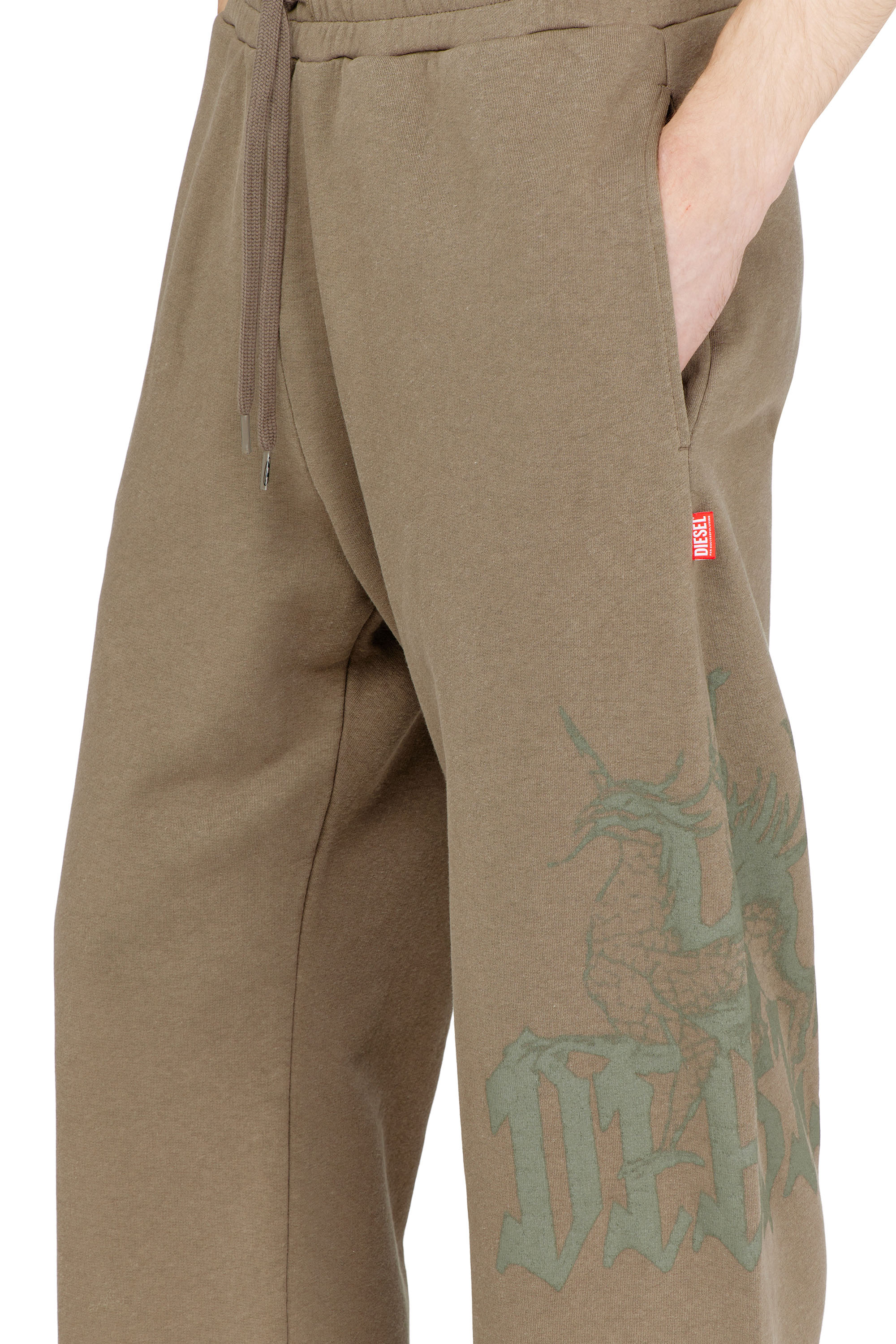 Diesel - P-GRO, Herren Behandelte Jogginghosen mit Logoprint in Braun - 5