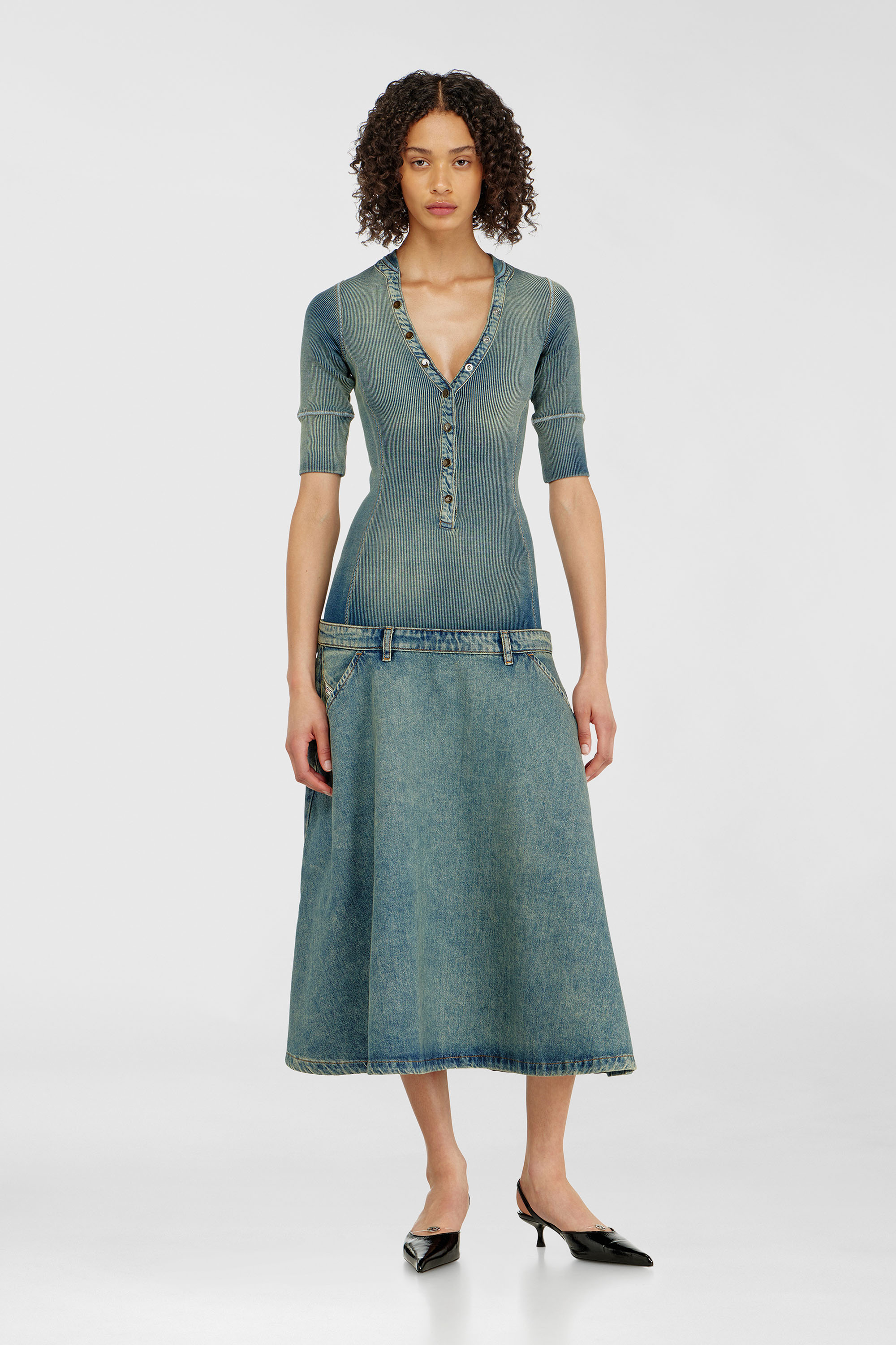 Diesel - DE-ANIM-S, Damen Midikleid mit tiefer Taille aus Strick und Denim in Mittelblau - 3