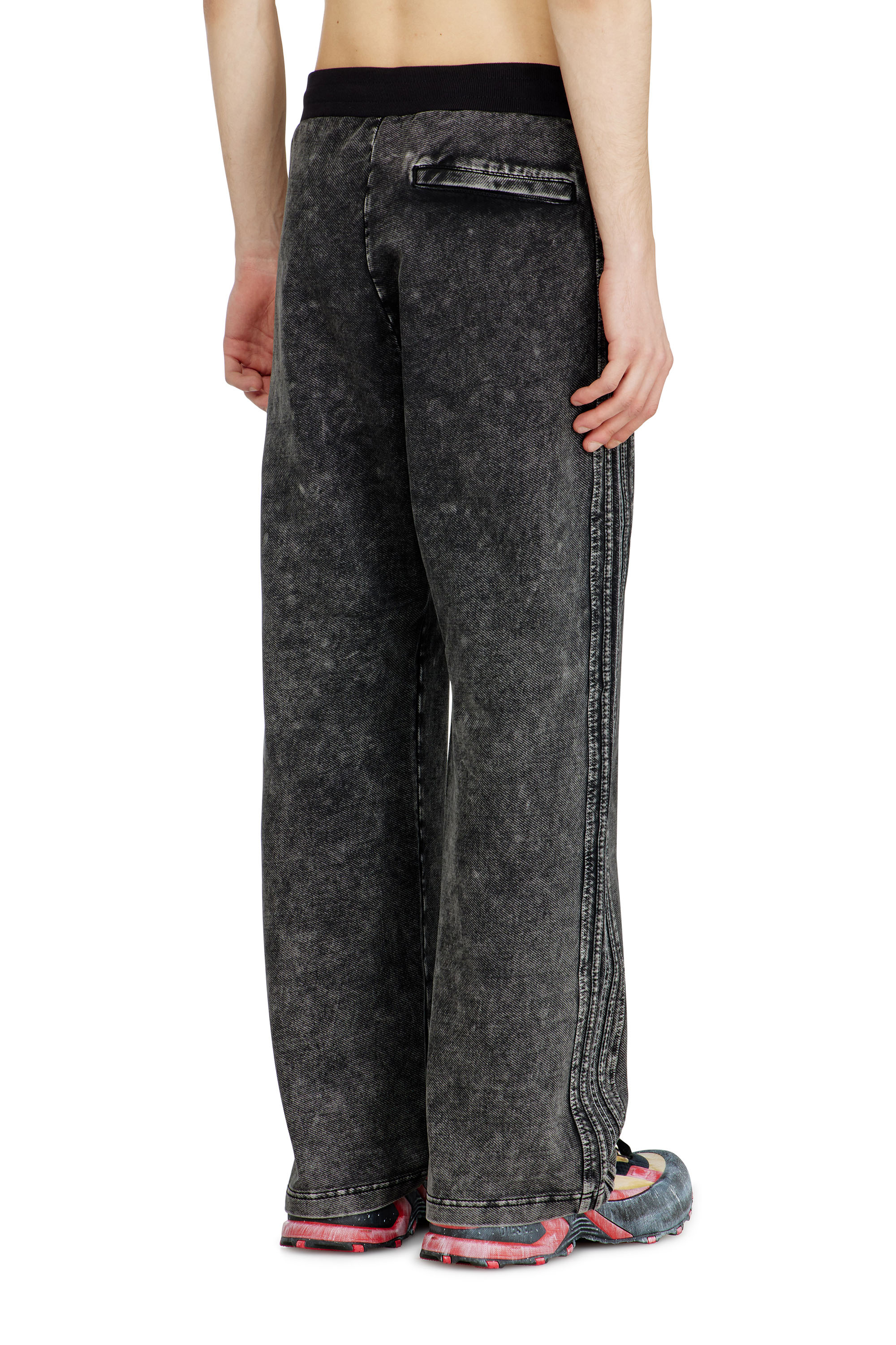 Diesel - P-ALT, Herren Sweatpants im Denim-Look mit Seitenstreifen in Schwarz/Dunkelgrau - 3