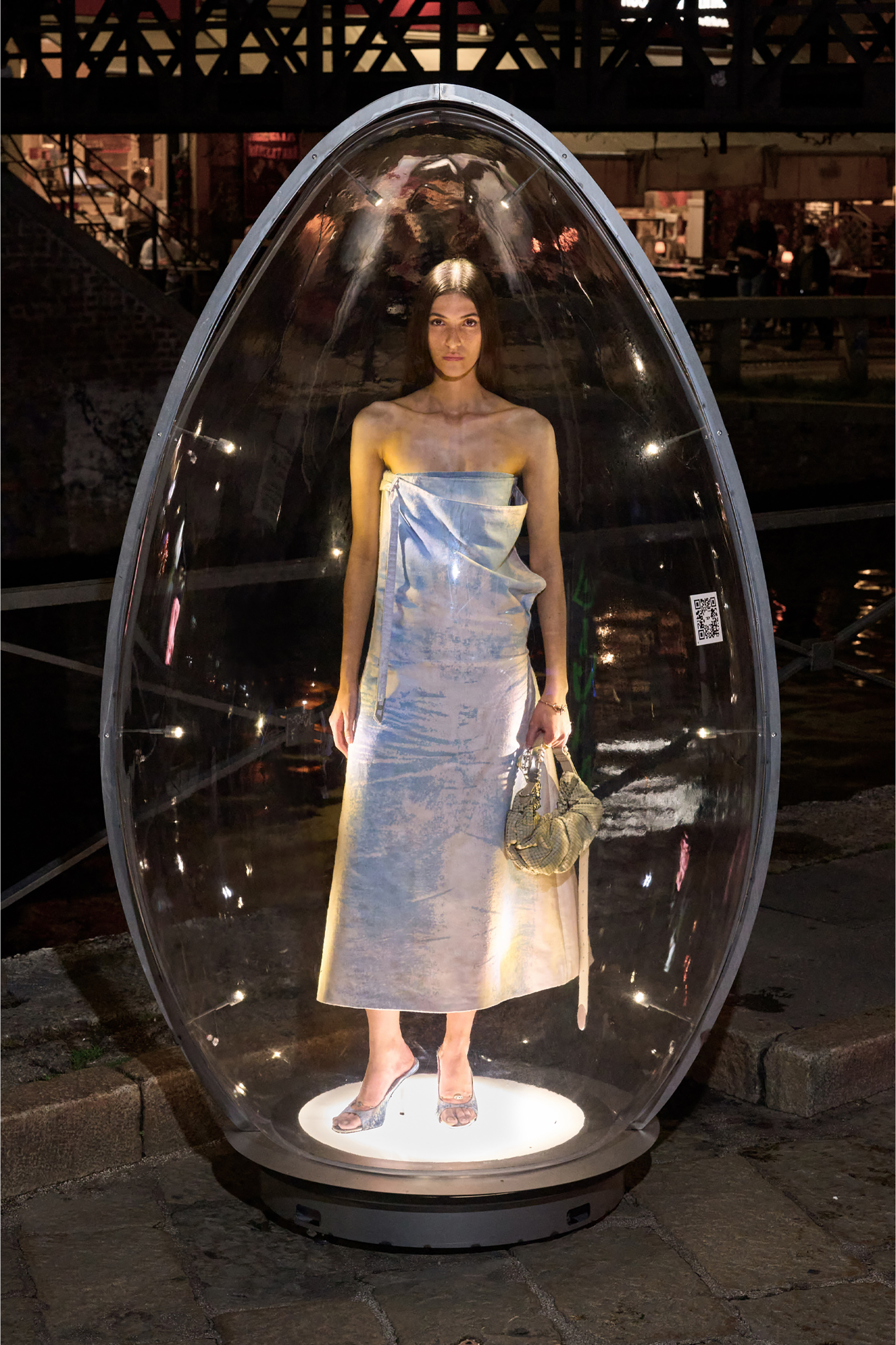 Diesel - DE-ERONIX-FSI, Damen Langes Kleid aus farbigem Satin-Denim in Hellblau - 6