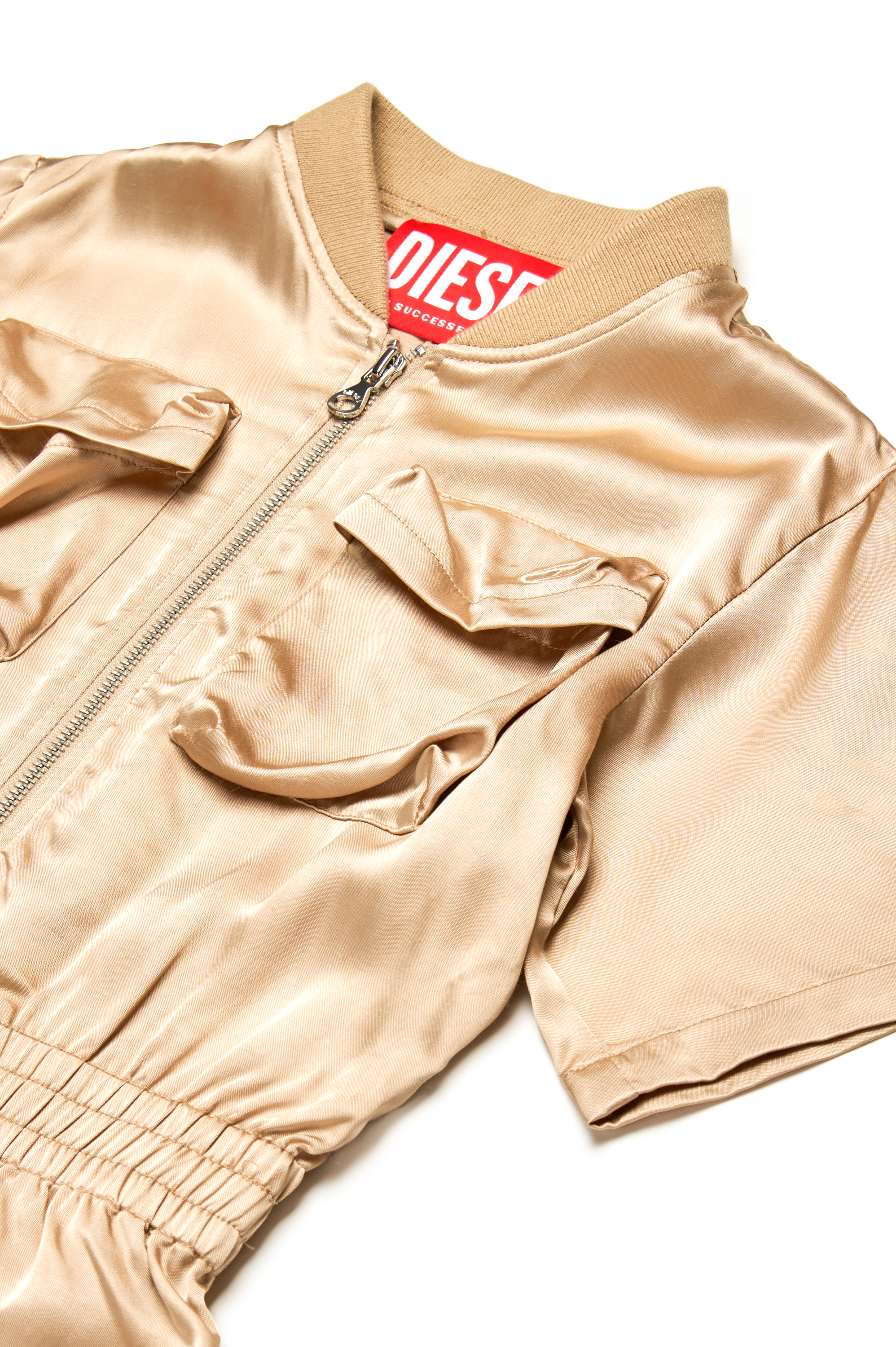 Diesel - JVENY, Damen Playsuit mit mehreren Taschen aus glänzendem Stoff in Hellbraun - 3