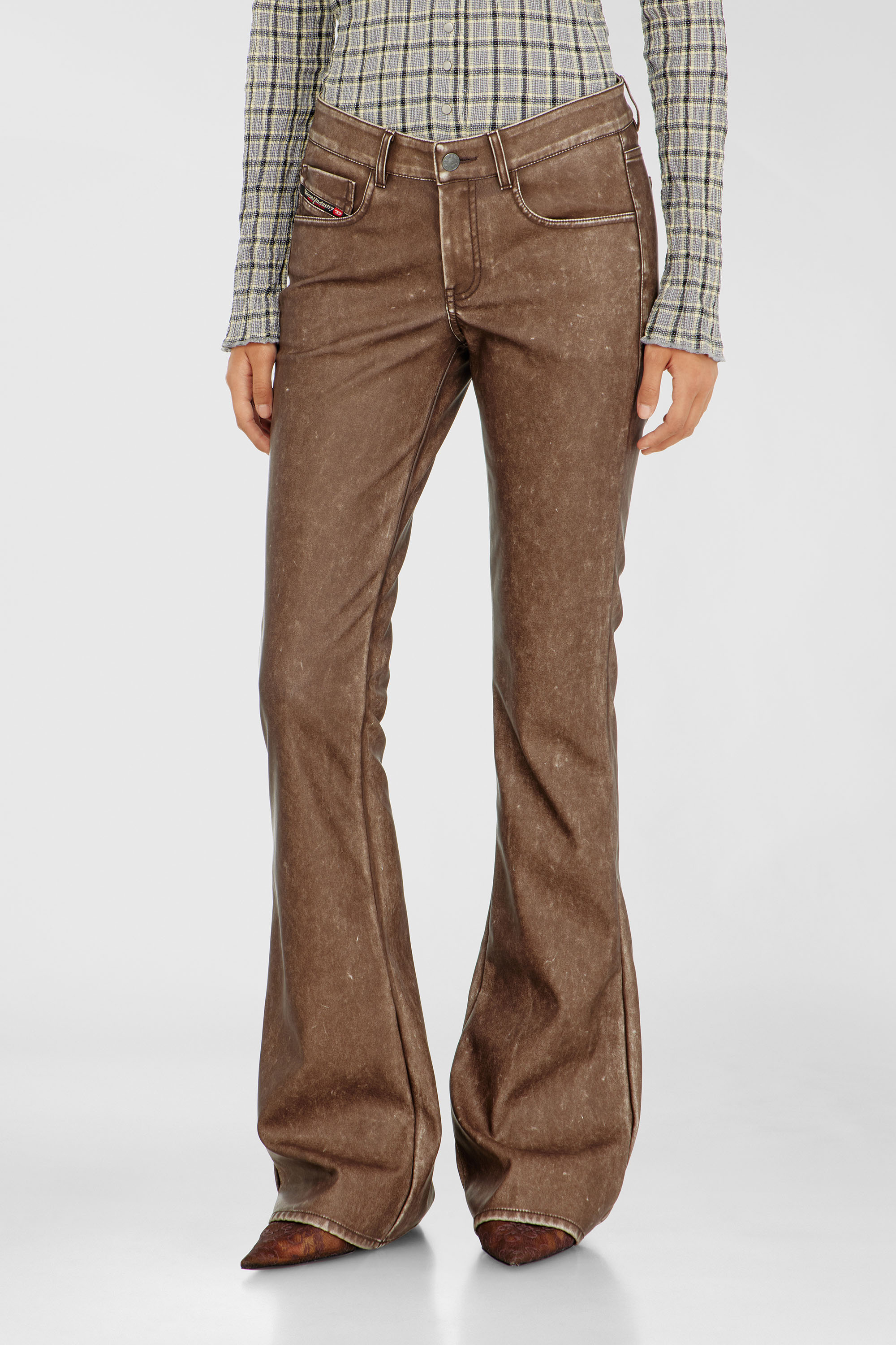 Diesel - P-STELLAR-S1, Damen Bootcut-Hose aus beschichtetem Material in Braun - 1