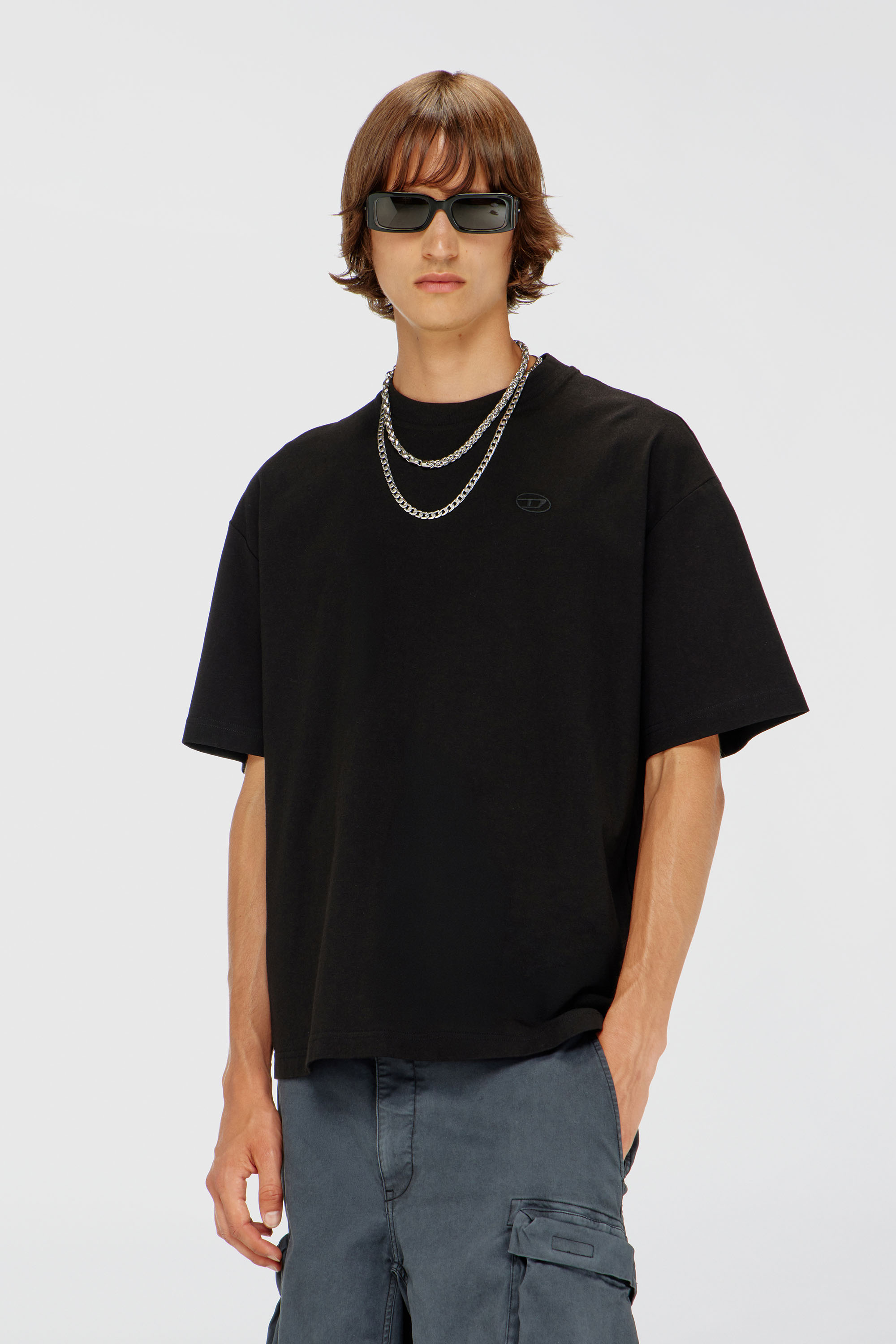 Diesel - T-BOGGY-MEGOVAL-D, Herren T-Shirt mit gro&szlig;er Oval D-Stickerei in Schwarz - 1