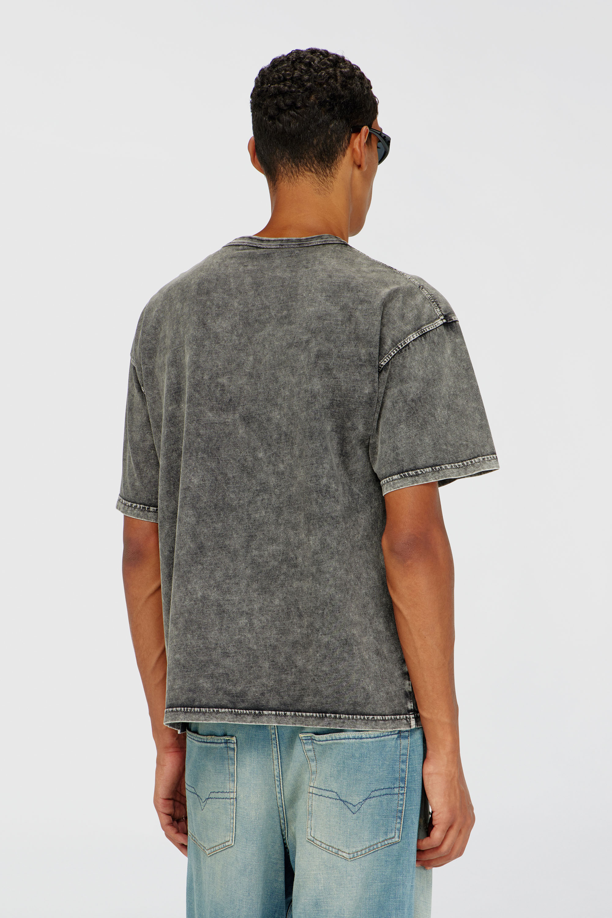 Diesel - T-BOXT-DEN, Herren Lockeres Baumwoll-T-Shirt mit Oval-D-Applikation in Schwarz - 4
