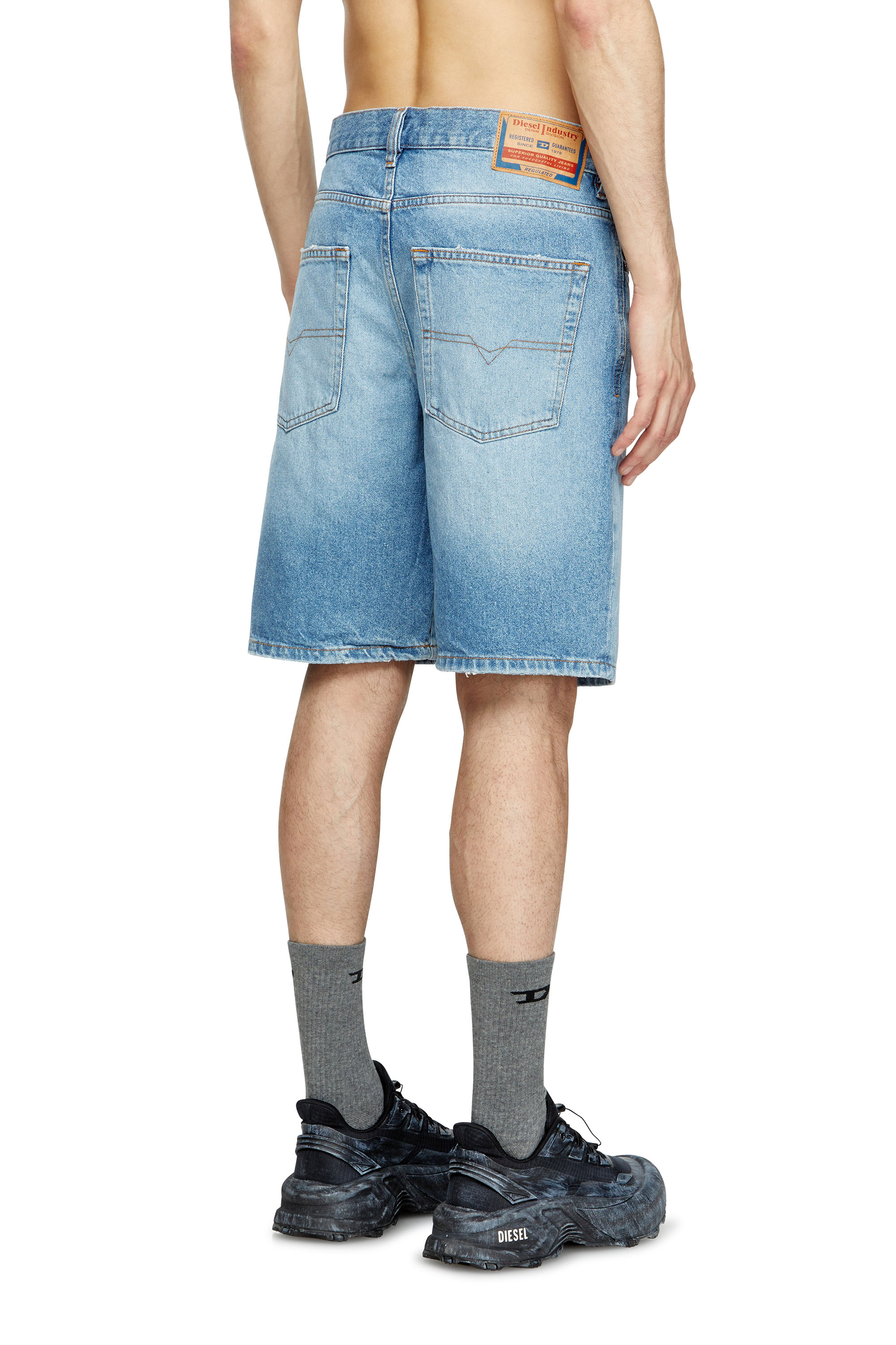 Diesel - REGULAR-SHORT, Herren Shorts aus Denim in Hellblau - 4