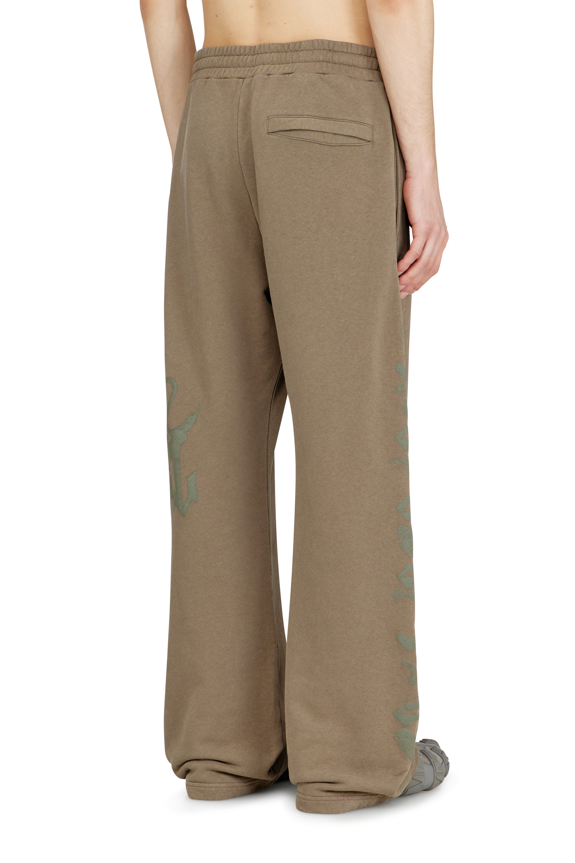 Diesel - P-GRO, Herren Behandelte Jogginghosen mit Logoprint in Braun - 4