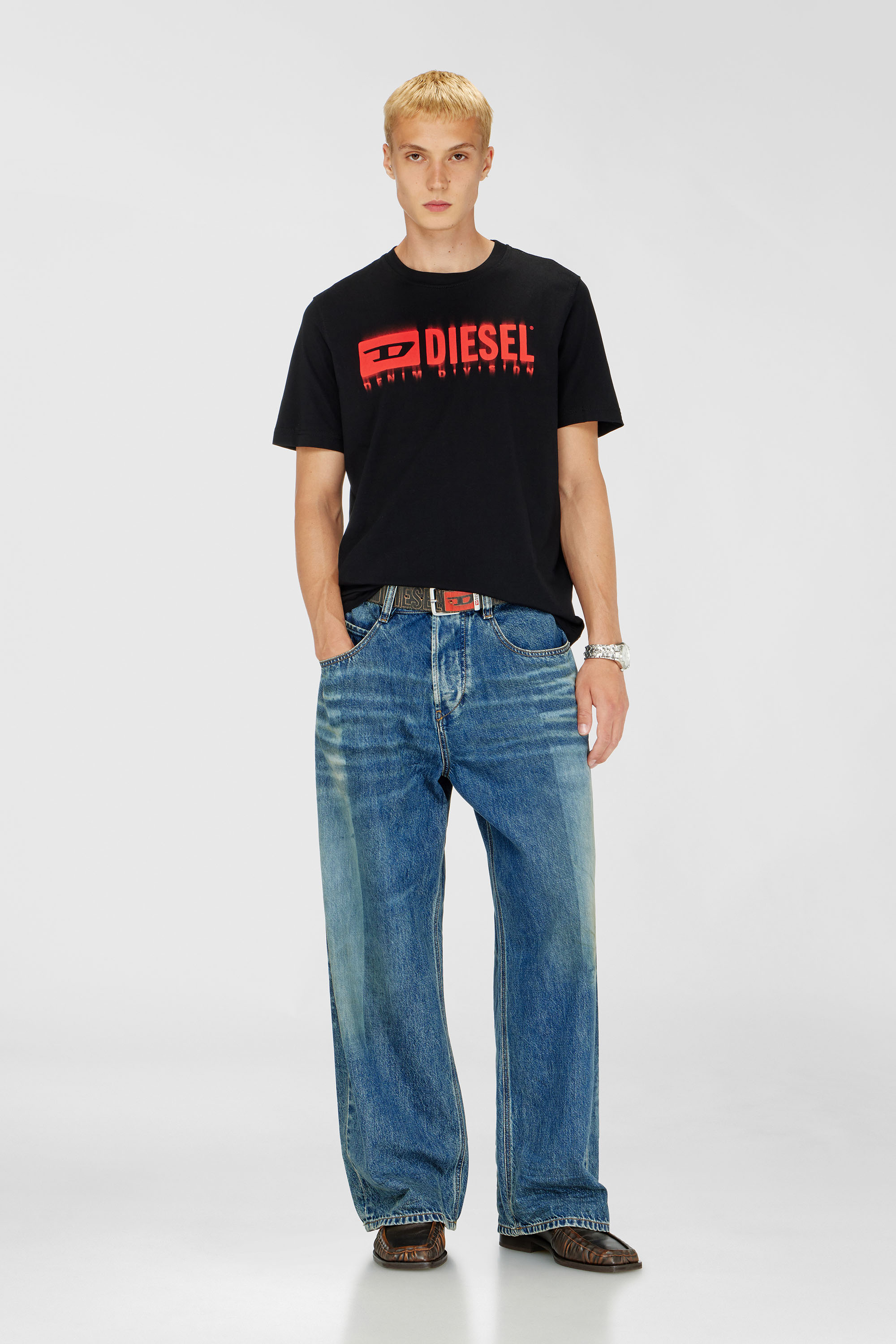 Diesel - T-ADJUST-Q7, Herren T-Shirt mit verschwommenem Diesel-Logo in Schwarz - 1