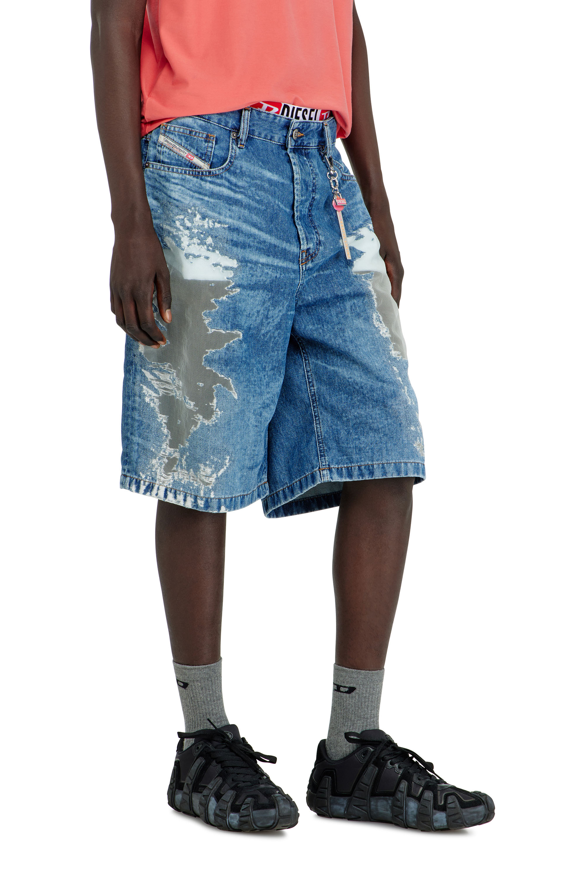 Diesel - PR-DE-SIRE-SHORT, Unisex Shorts aus devor&eacute;-denim in Mittelblau - 7