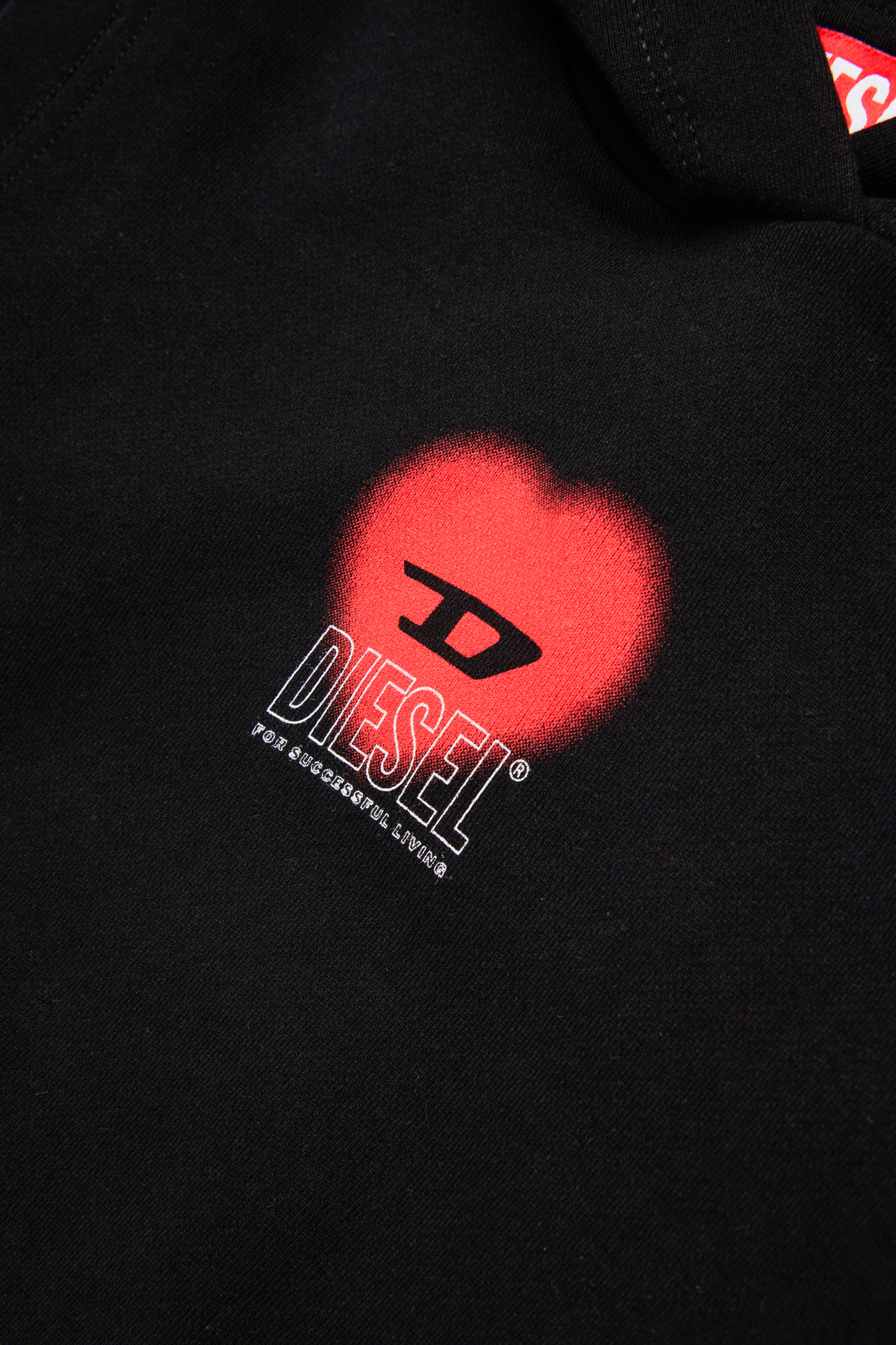 Diesel - SCUOREHOOD, Damen Kurzer Kapuzenpullover mit Herz-Logo in Schwarz - 4