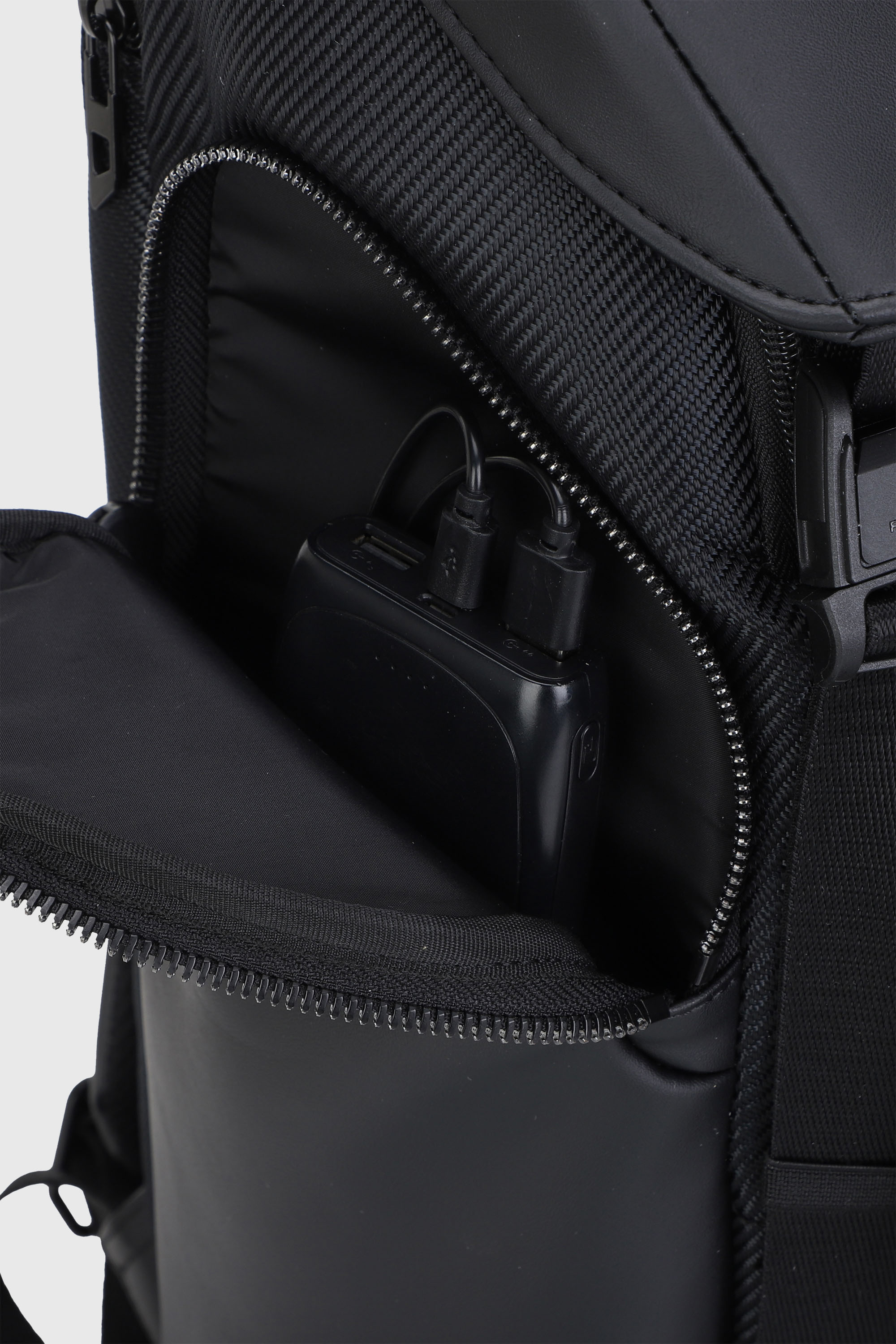 Diesel - DIESEL CARBON FIBER BACKPACK-BLACK  DSB0, Unisex Funktionaler Business-Rucksack in Schwarz - 5