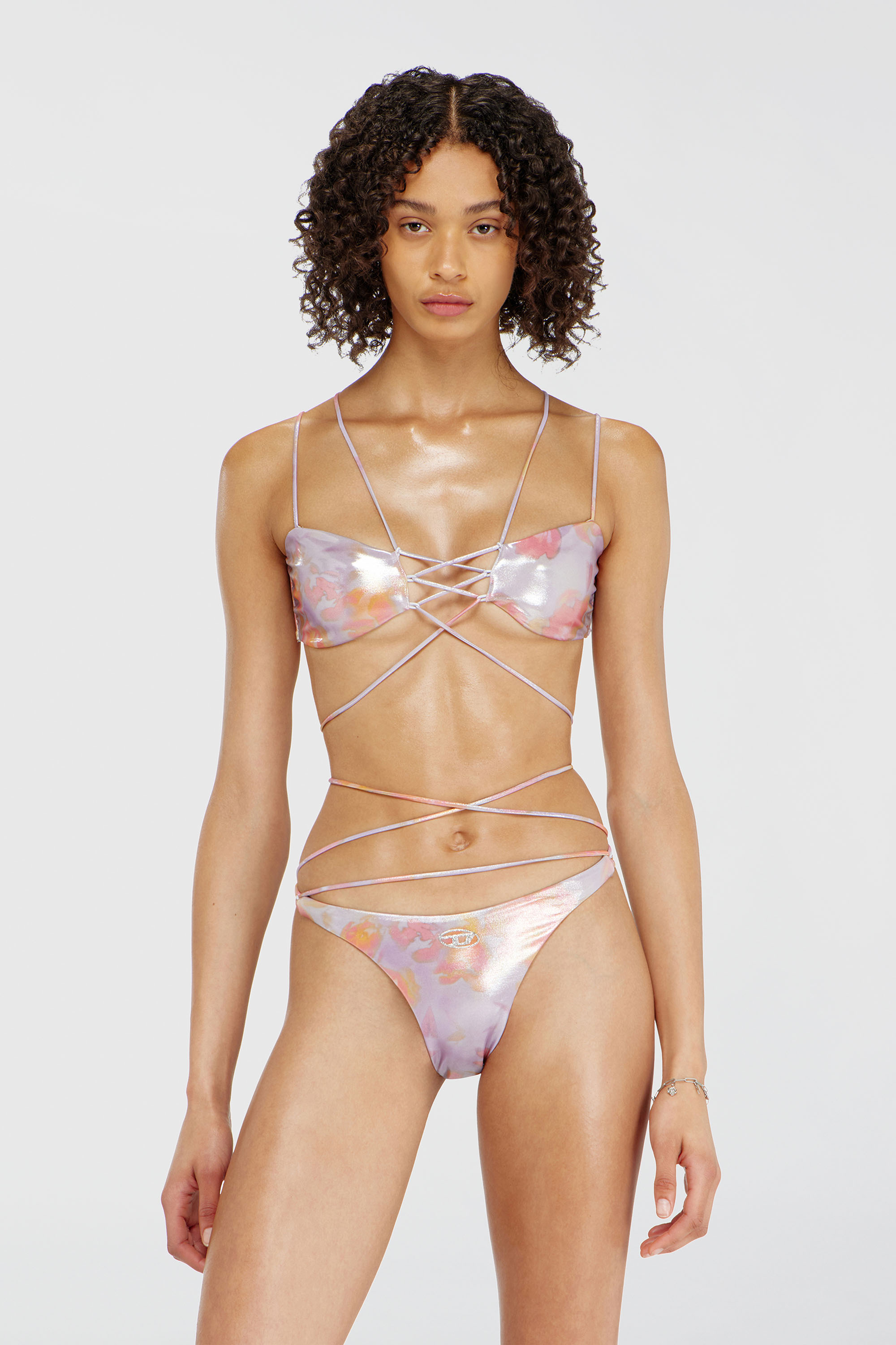 Metallisches Strappy-Bikini-Top mit Blumenprint