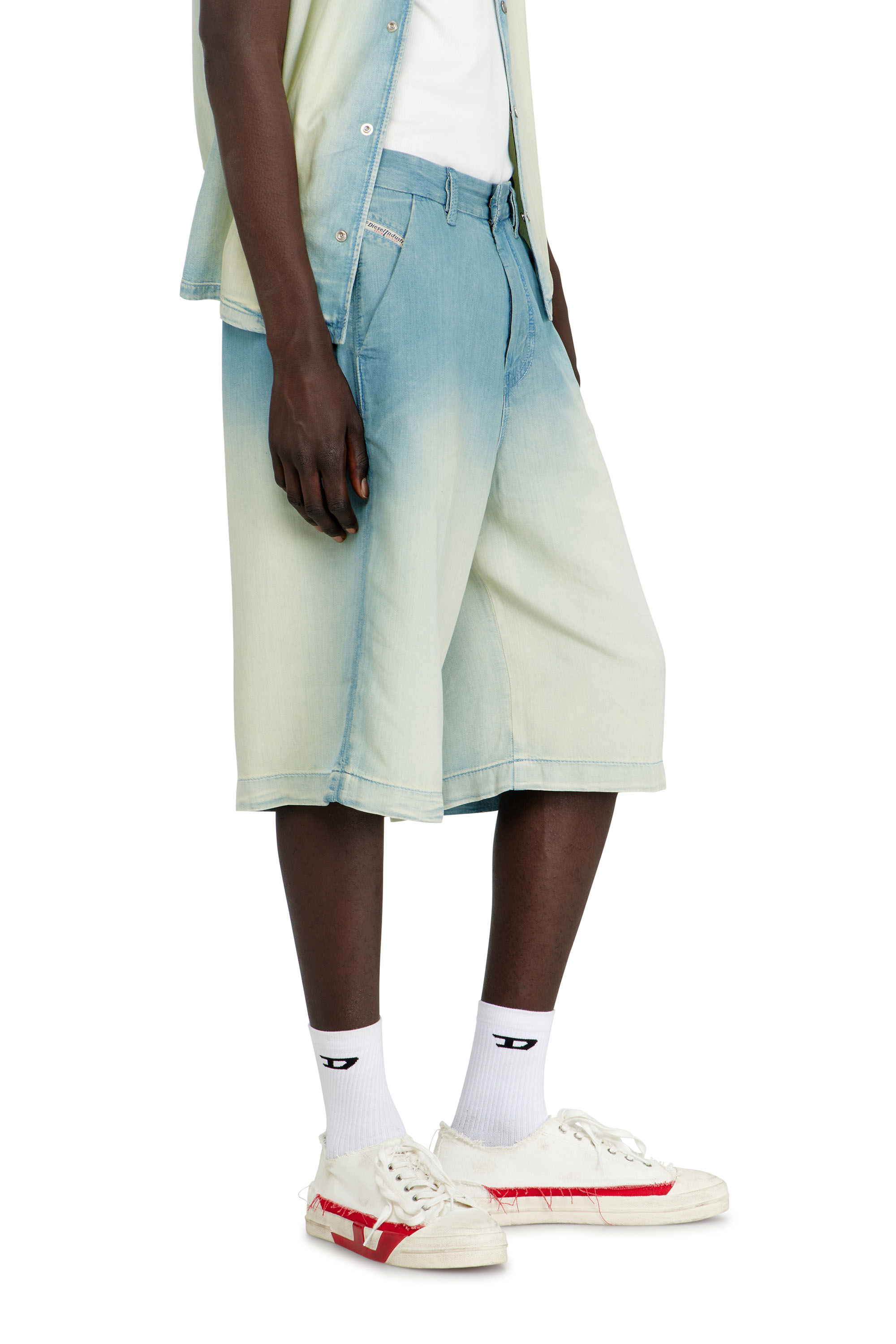 Diesel - D-TYLOR-SHORT-S, Herren Shorts aus flie&szlig;endem, &uuml;berf&auml;rbtem Denim in Hellblau - 4