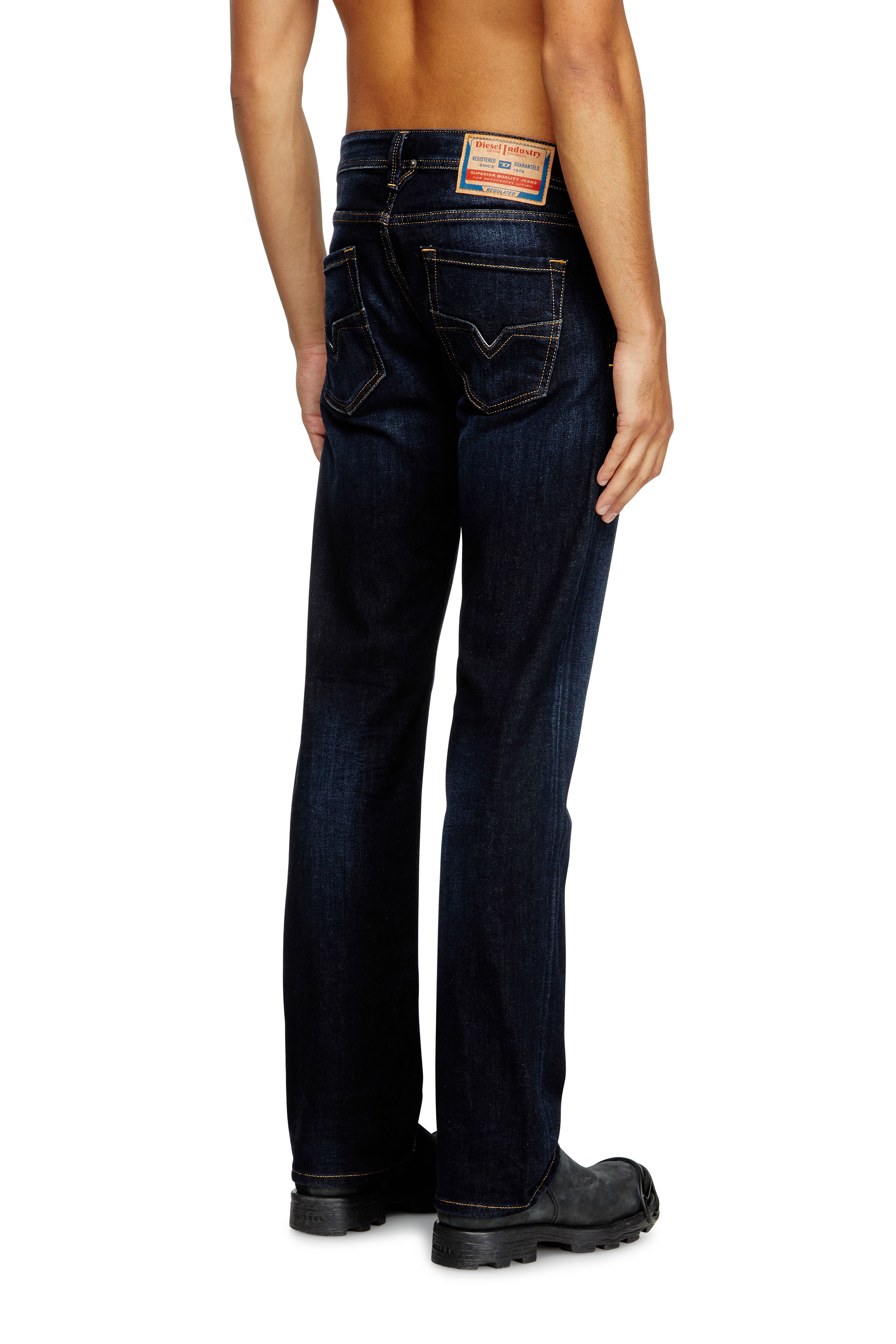 Diesel - Herren Regular Jeans 1985 Larkee 009ZS, Dunkelblau - 4