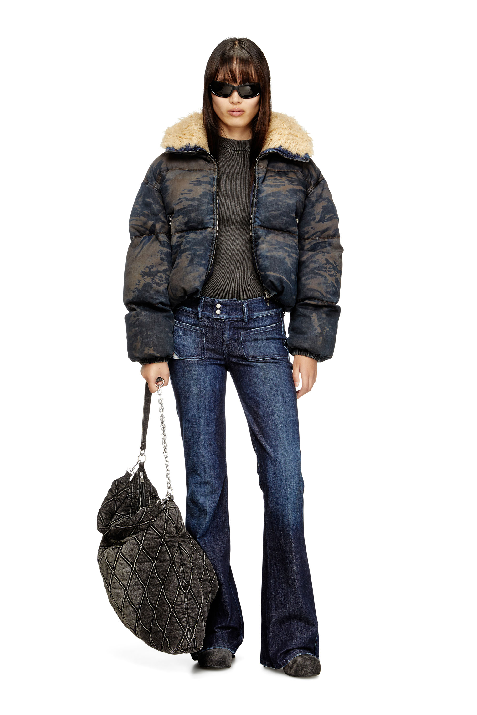 Diesel - W-AVES-FUR, Damen Daunen-Jacke mit Kapuze aus Denim mit Camo-Muster im Schmutz-Effekt in Schwarz/Braun - 2
