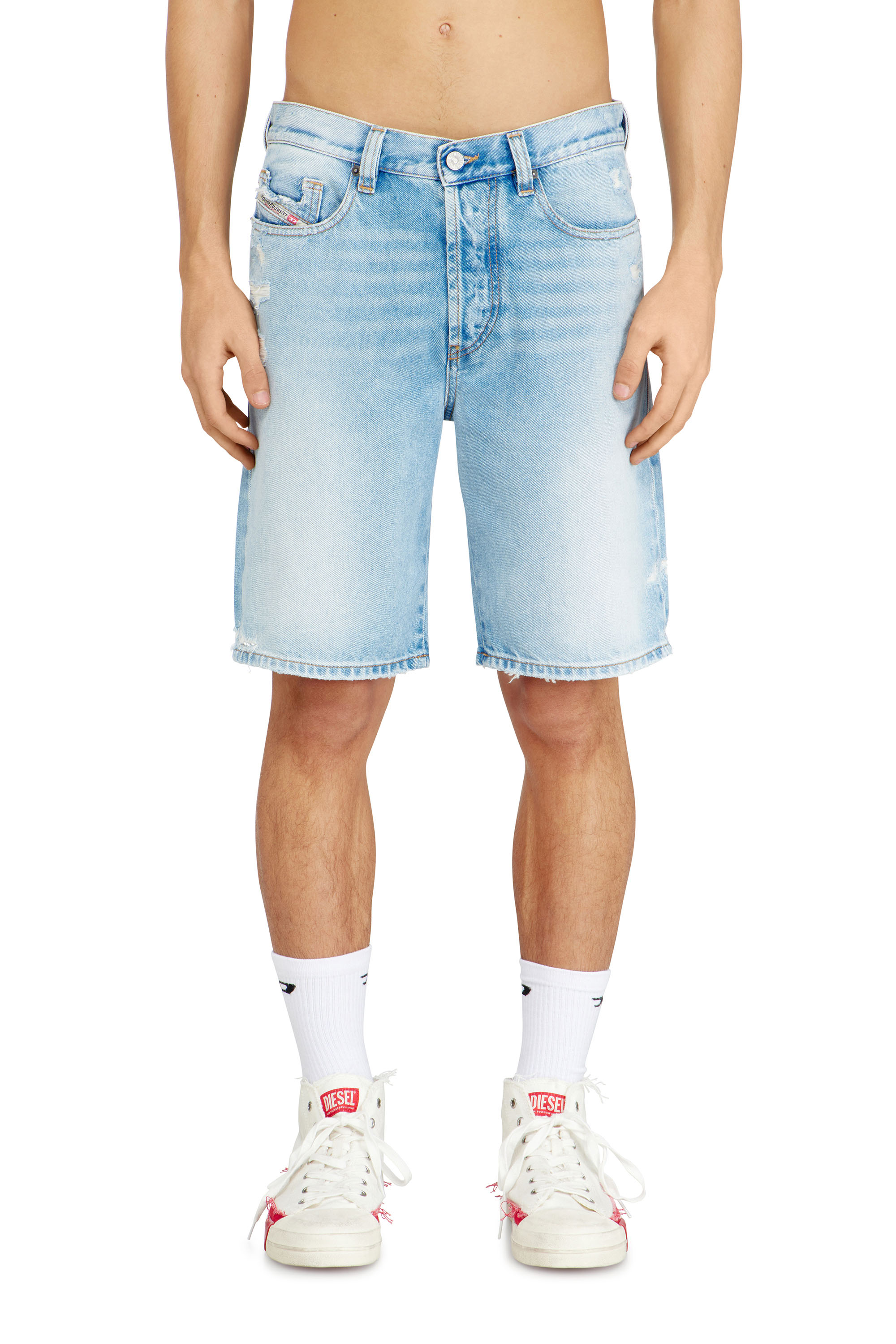 Diesel - REGULAR-SHORT, Herren Shorts aus Destroyed-Denim in Hellblau - 3