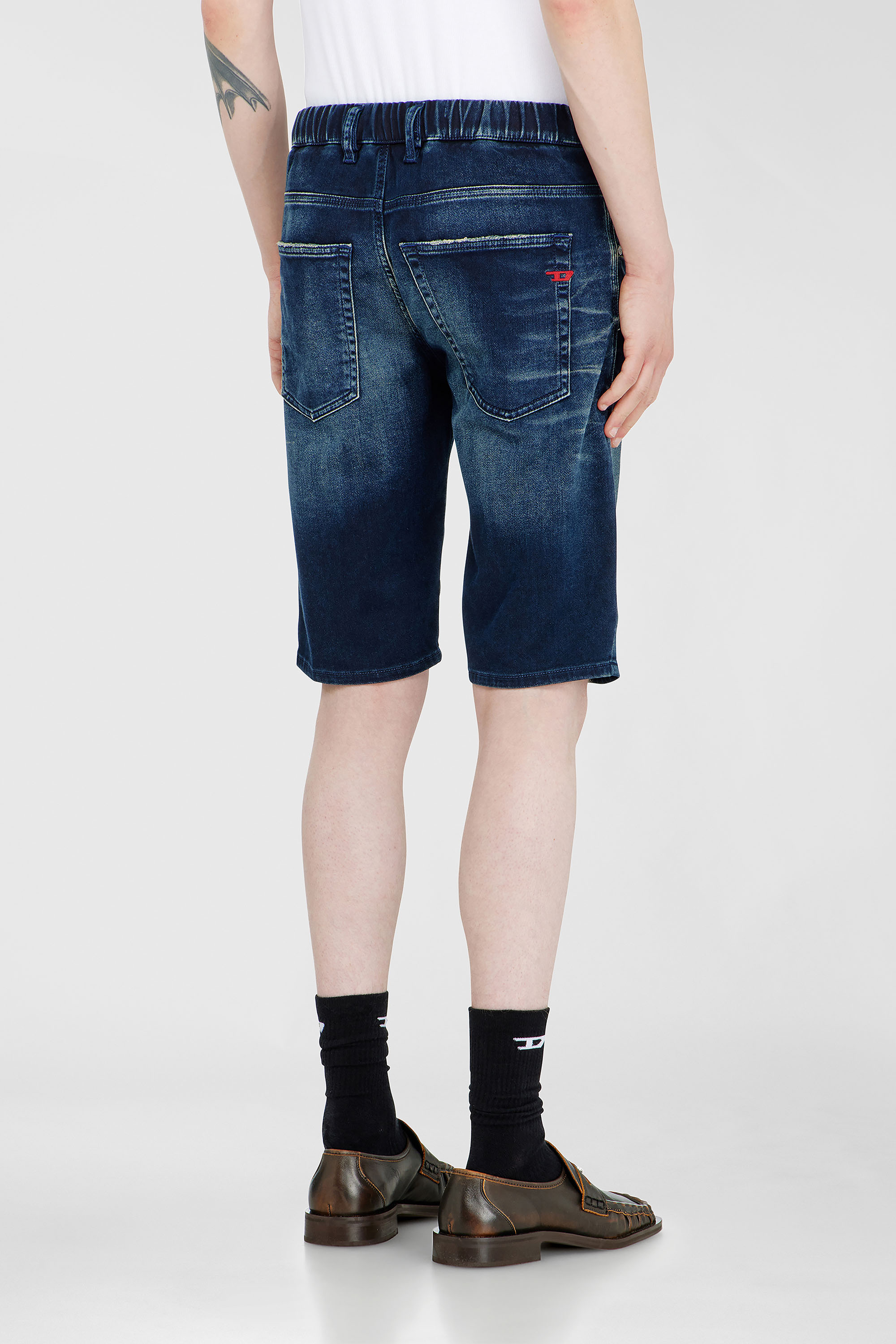 Diesel - 2033 D-KROOLEY-SHORT-BW JOGG, Herren Chino shorts aus shaded JoggJeans in Dunkelblau - 4