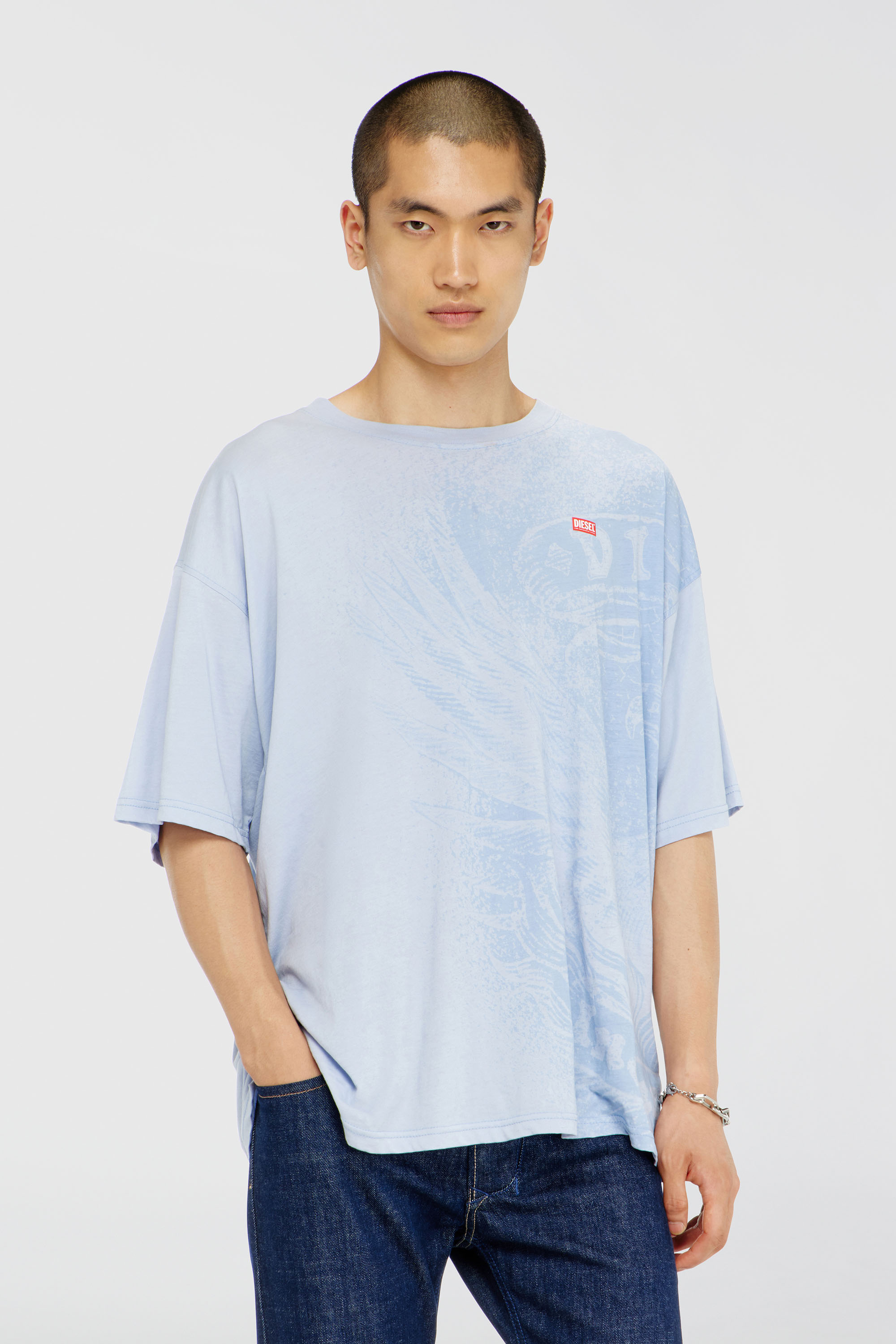 Diesel - T-BOXT-AA3, Herren Locker geschnittenes T-Shirt mit Pigmentdruck in Hellblau - 1