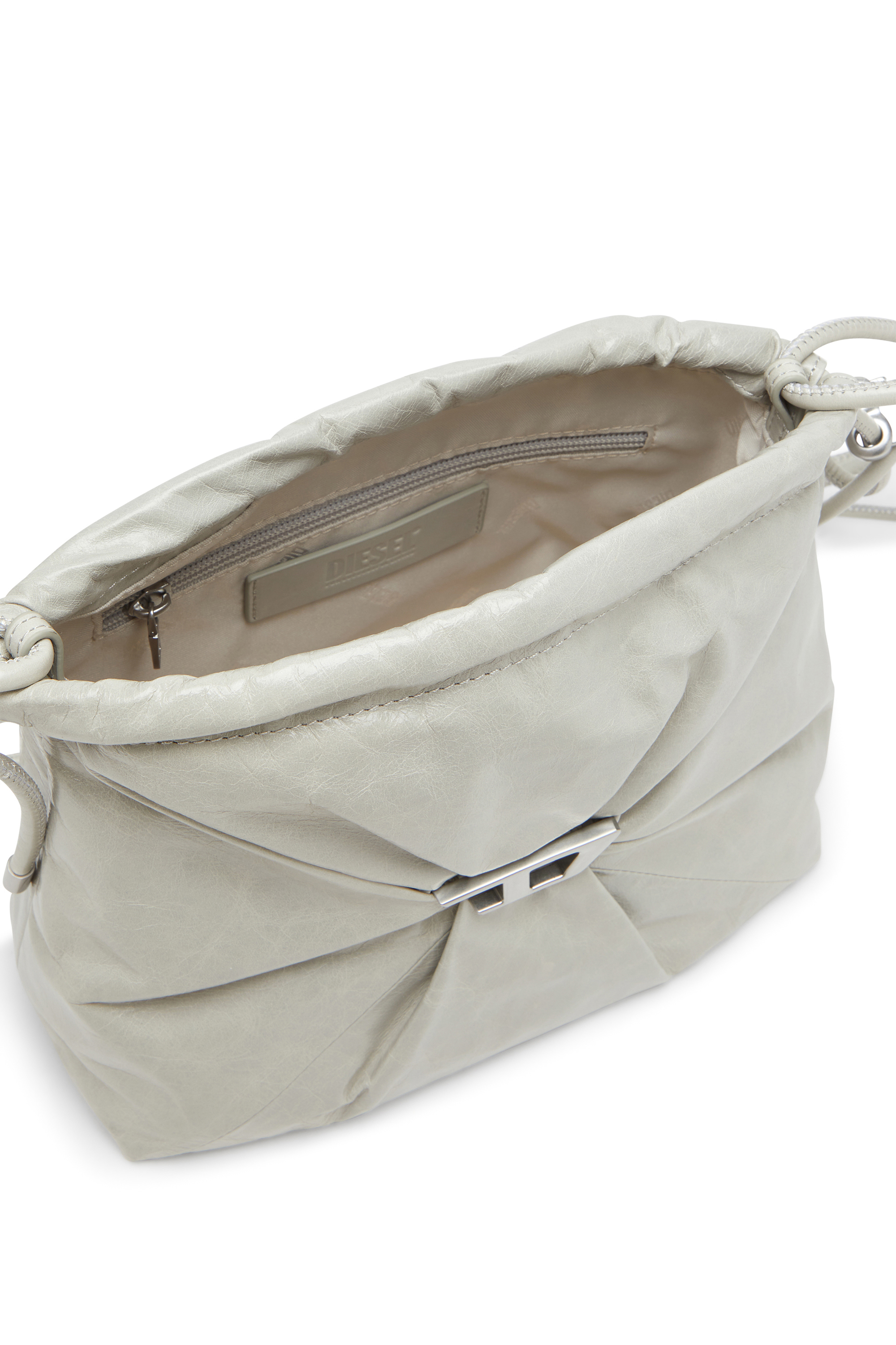 Diesel - SCRUNCH-D BUCKET, Damen Scrunch-D-Beuteltasche aus glänzendem zerknittertem Leder in Weiß - 4