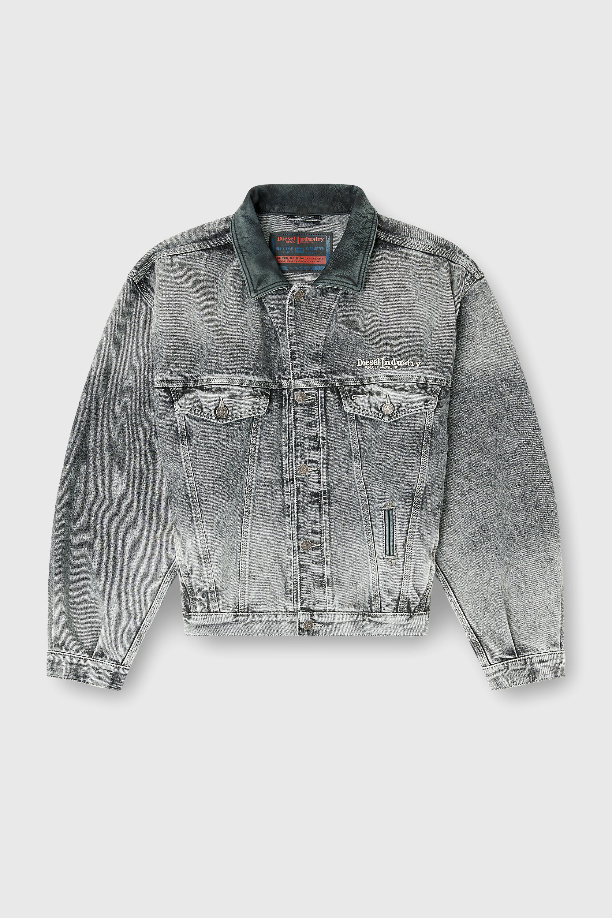 Diesel - D-DENVER-S, Unisex Denim-Truckerjacke mit tonalen Lederbes&auml;tzen in Grau - 2