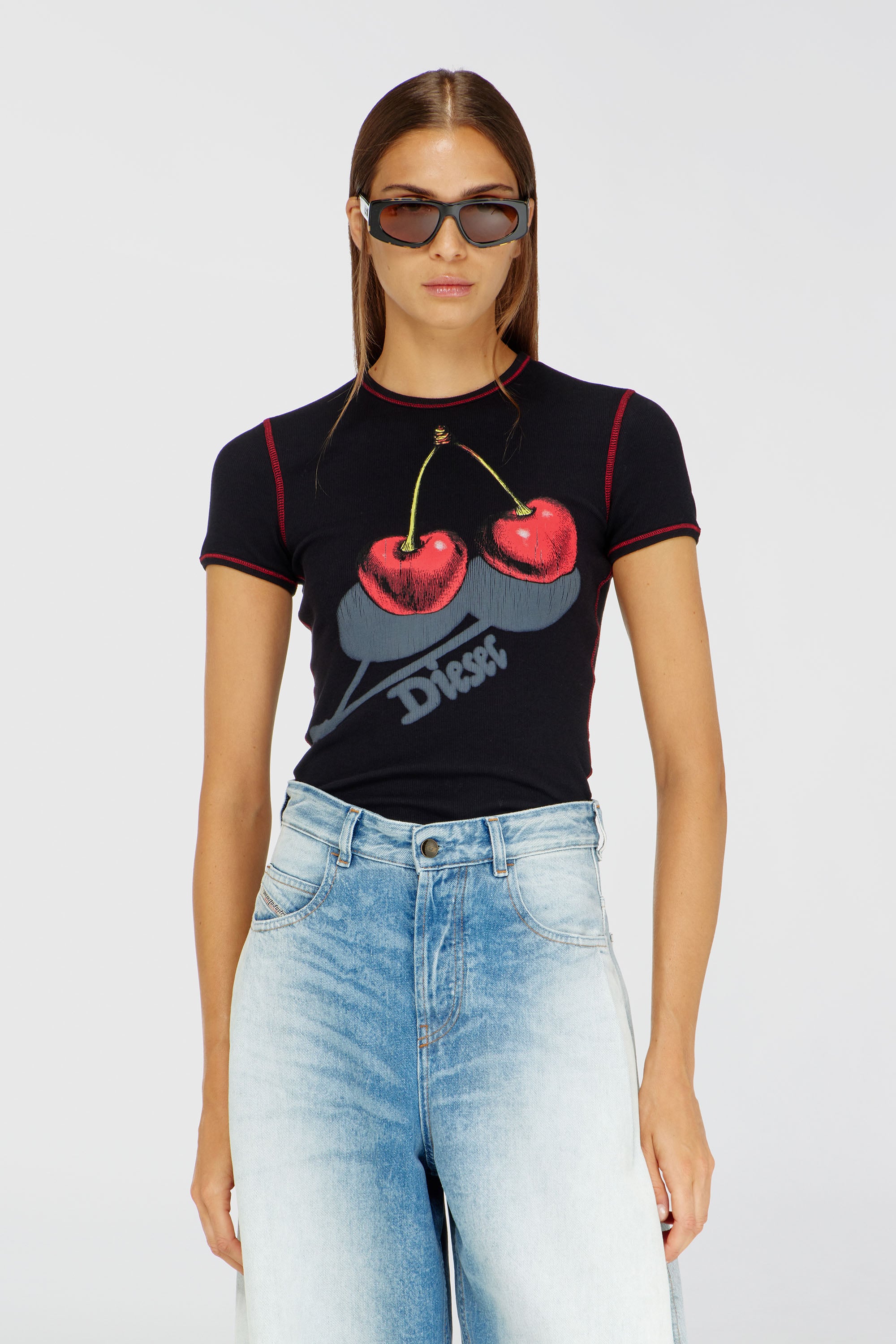 Diesel - SV-T-ELE-CHER, Damen Schlank geschnittenes Baumwoll-T-Shirt mit Kirschdruck in Schwarz - 1