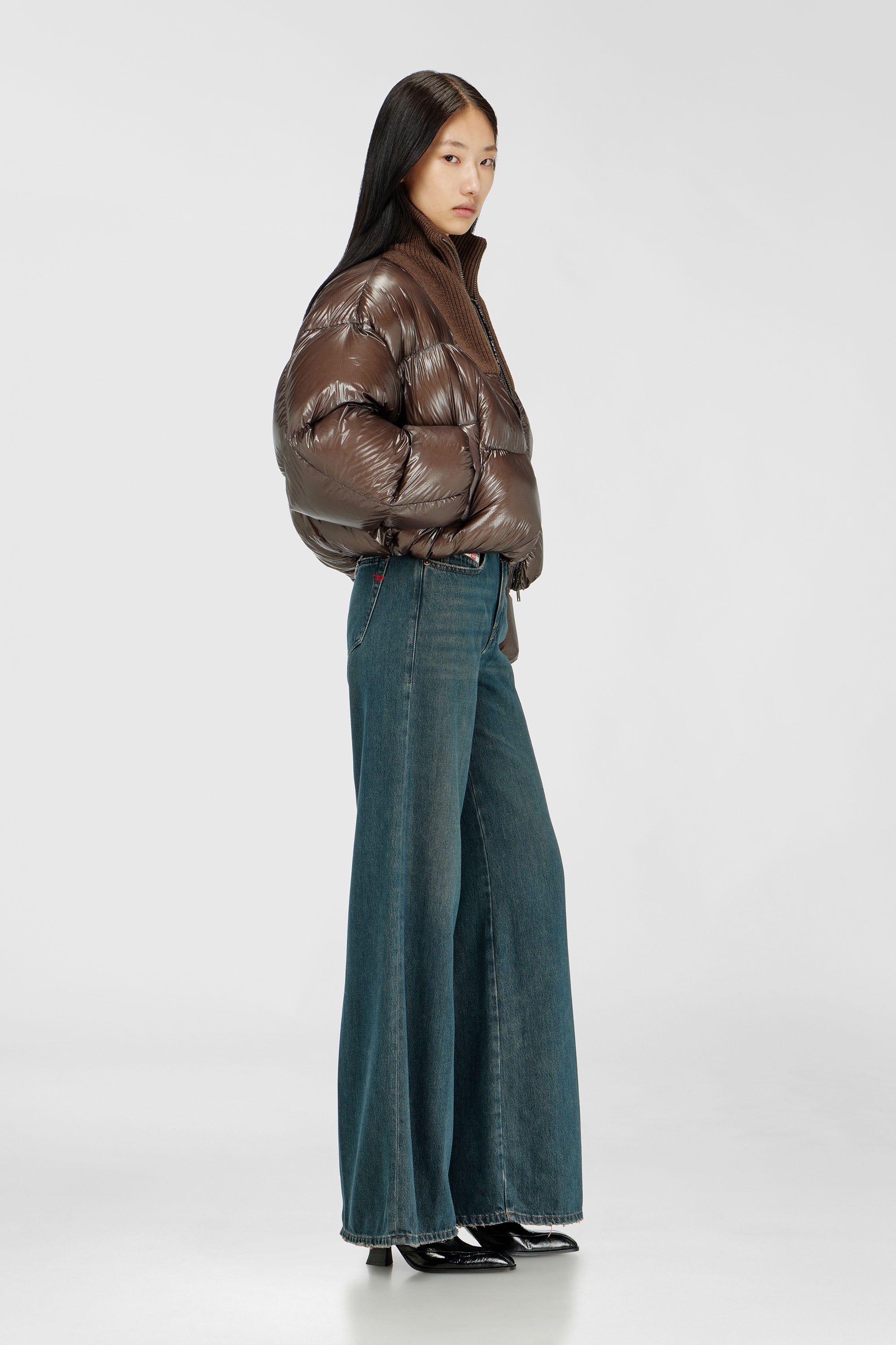 Diesel - Damen Flare Jeans 1978 D-Akemi 09P83, Dunkelblau - 1