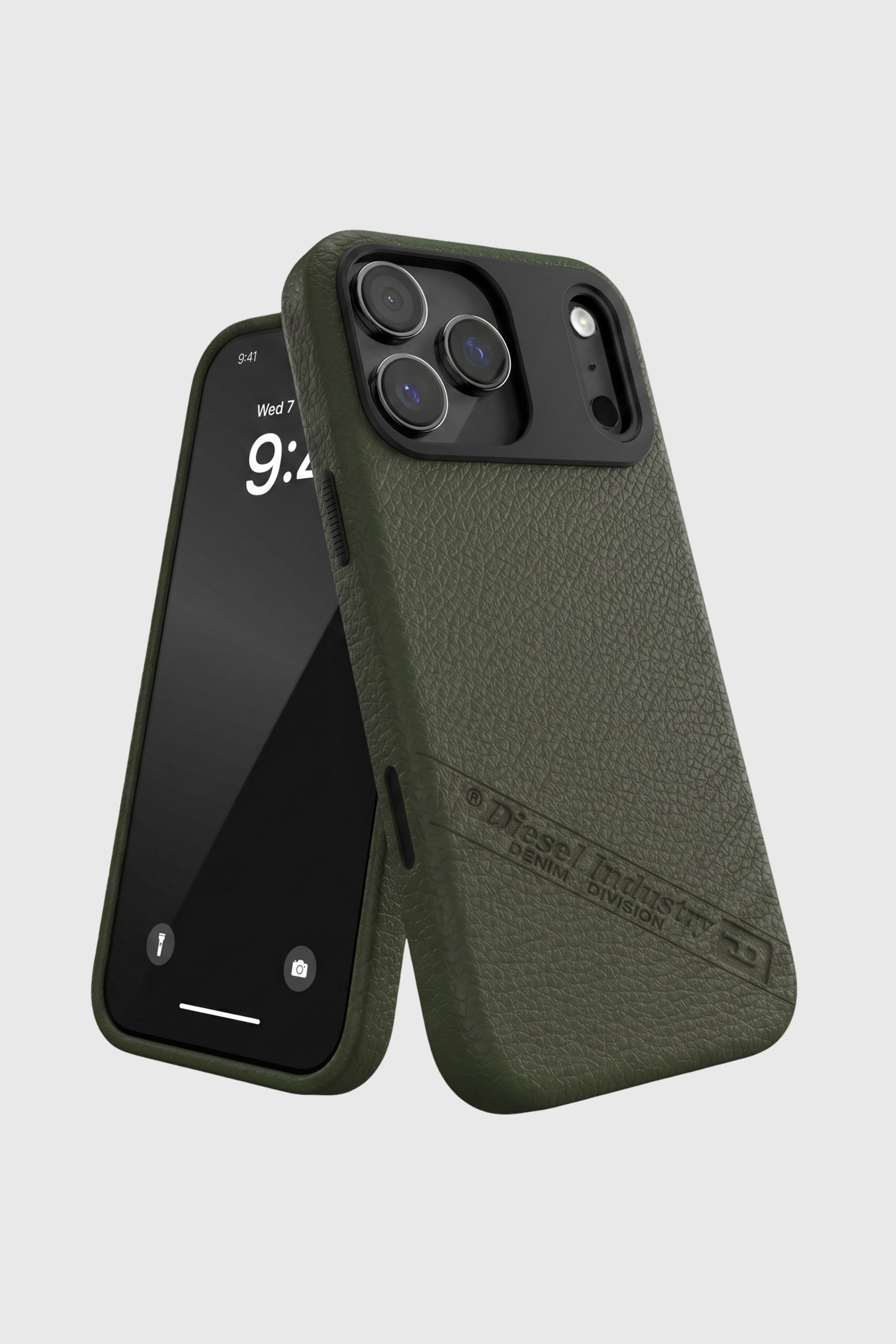 Diesel - 60648 MOULDED CASE, Unisex Flag D H&uuml;lle mit MagSafe f&uuml;r iPhone 17 Pro Max in Dunkelgr&uuml;n - 6