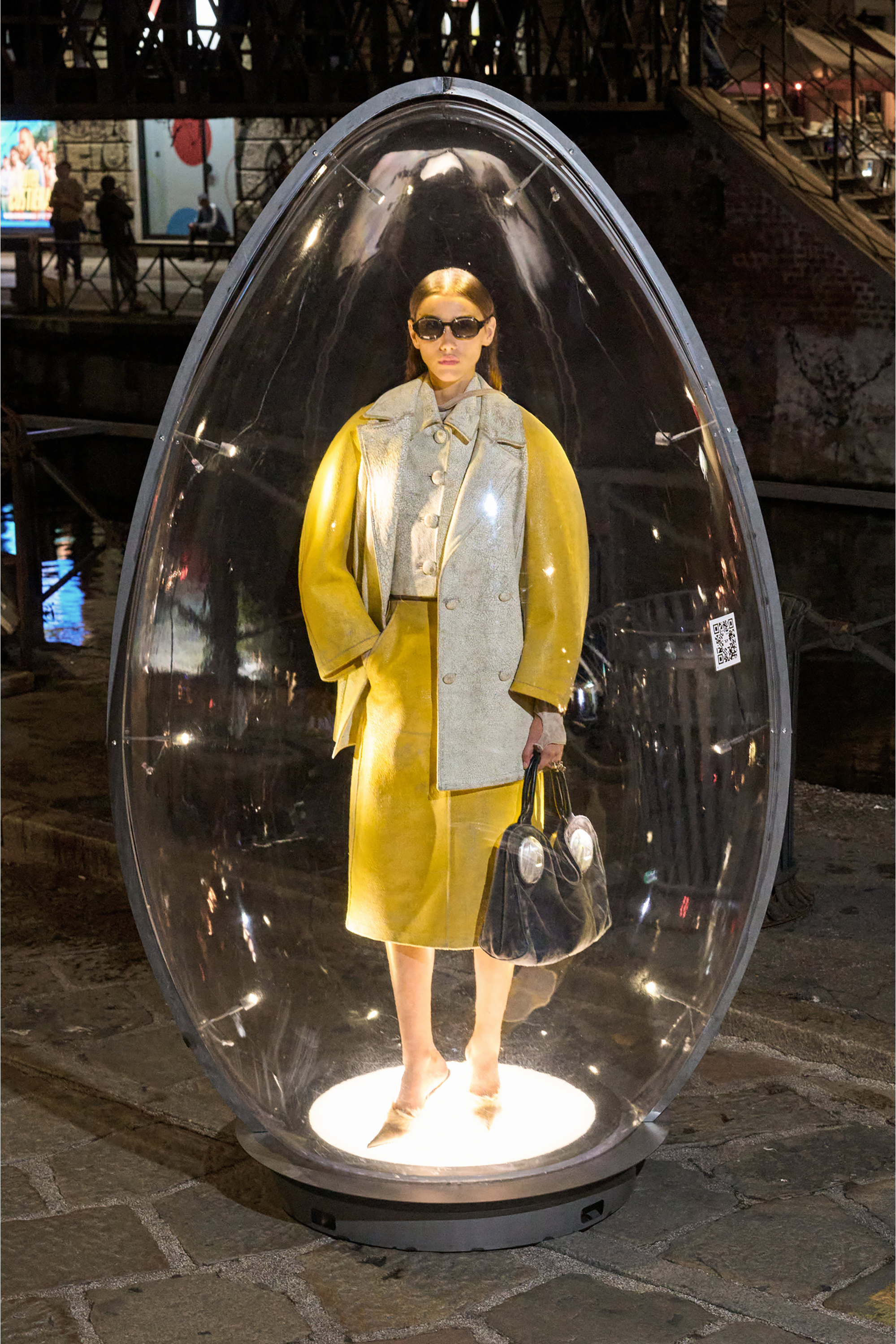 Diesel - L-UPIN, Damen Cabanmantel mit Kokon&auml;rmeln aus Cracked-Leder in Weiss/Gelb - 6