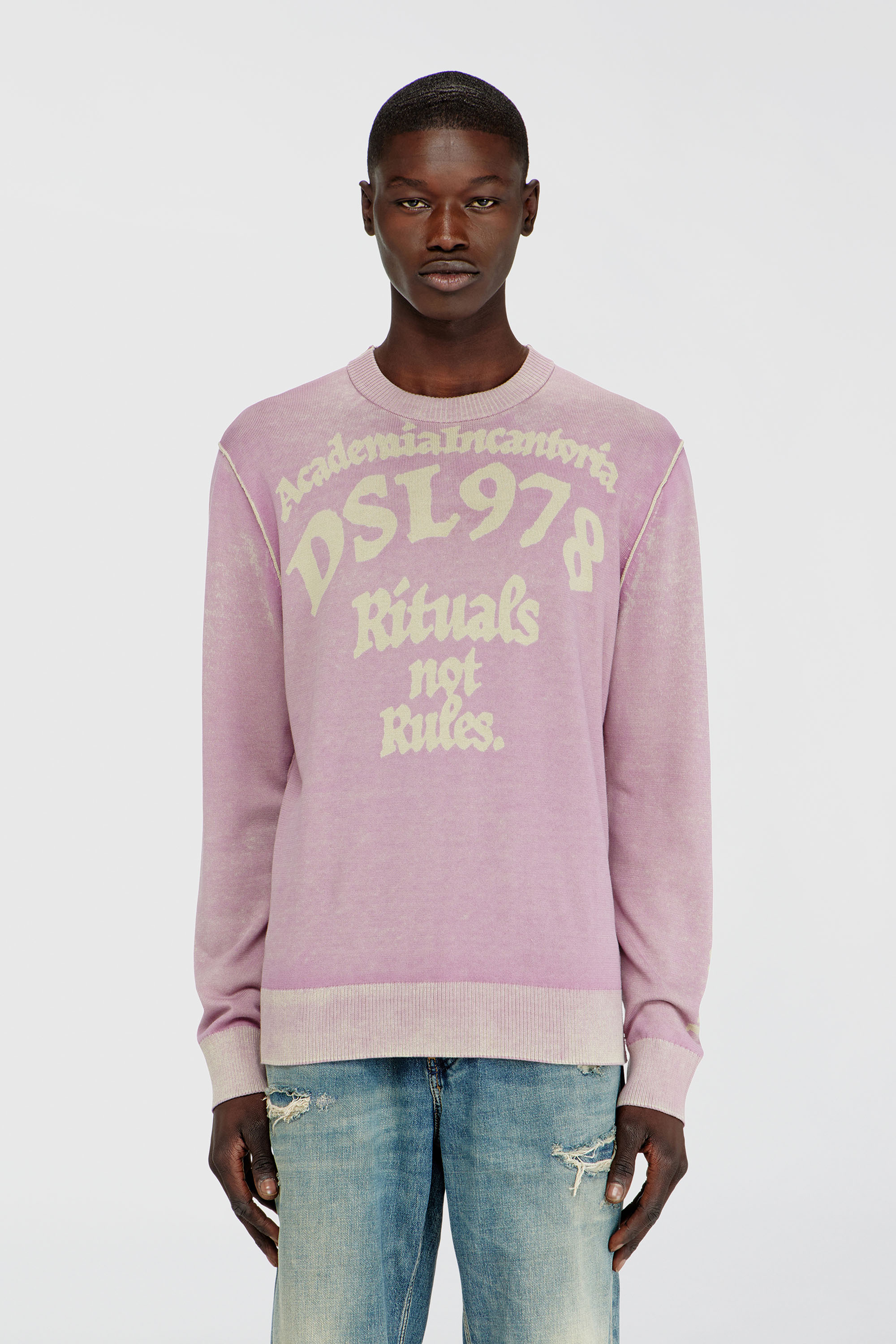 Diesel - K-LAUTI, Herren Pullover aus behandelter Baumwolle mit Slogan in Lila - 3