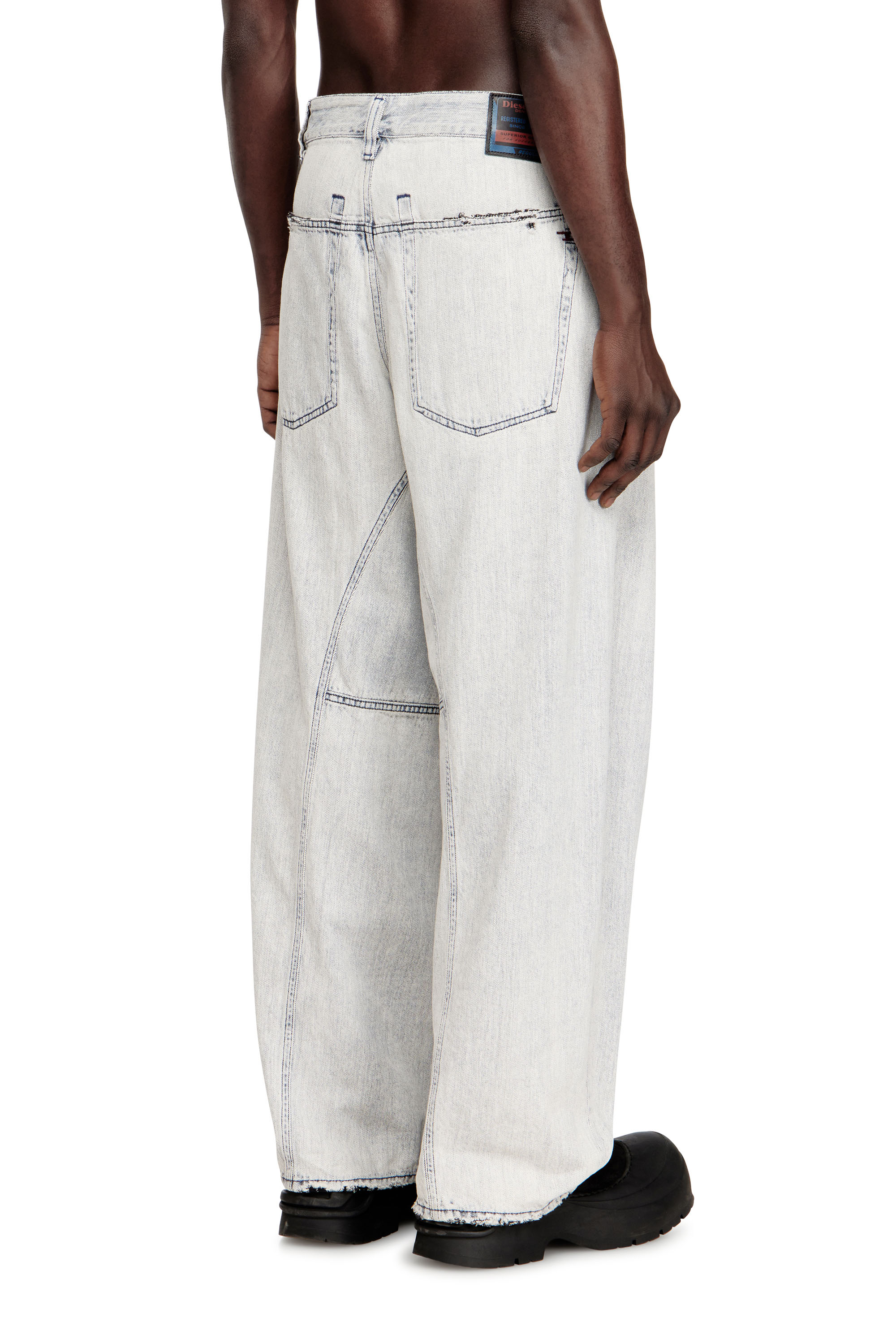 Diesel - Unisex Relaxed Jeans 1997 D-Enim-M 068UR, Hellblau - 4