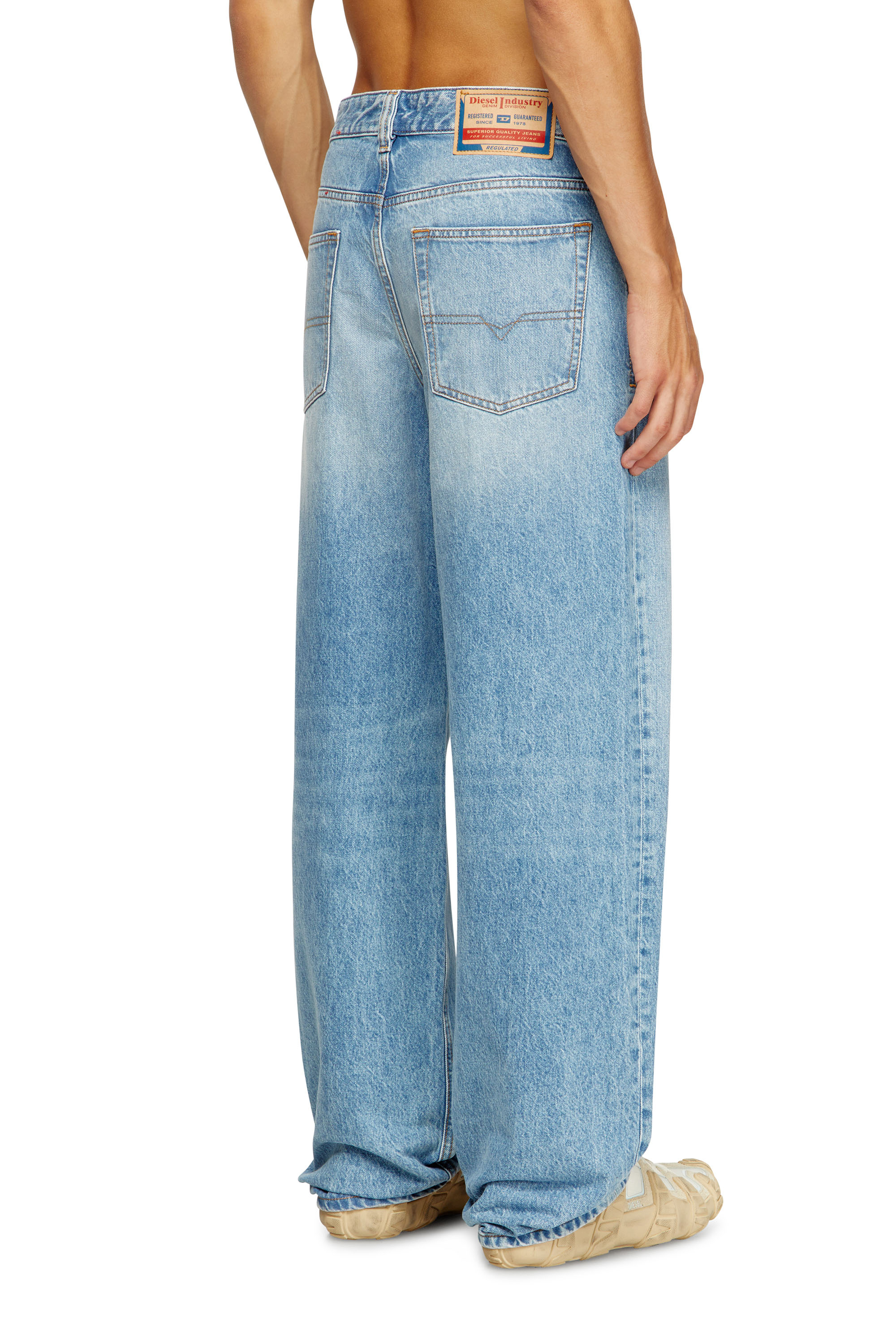 Diesel - Herren Relaxed Jeans 2001 D-Macro 09I29, Hellblau - 4