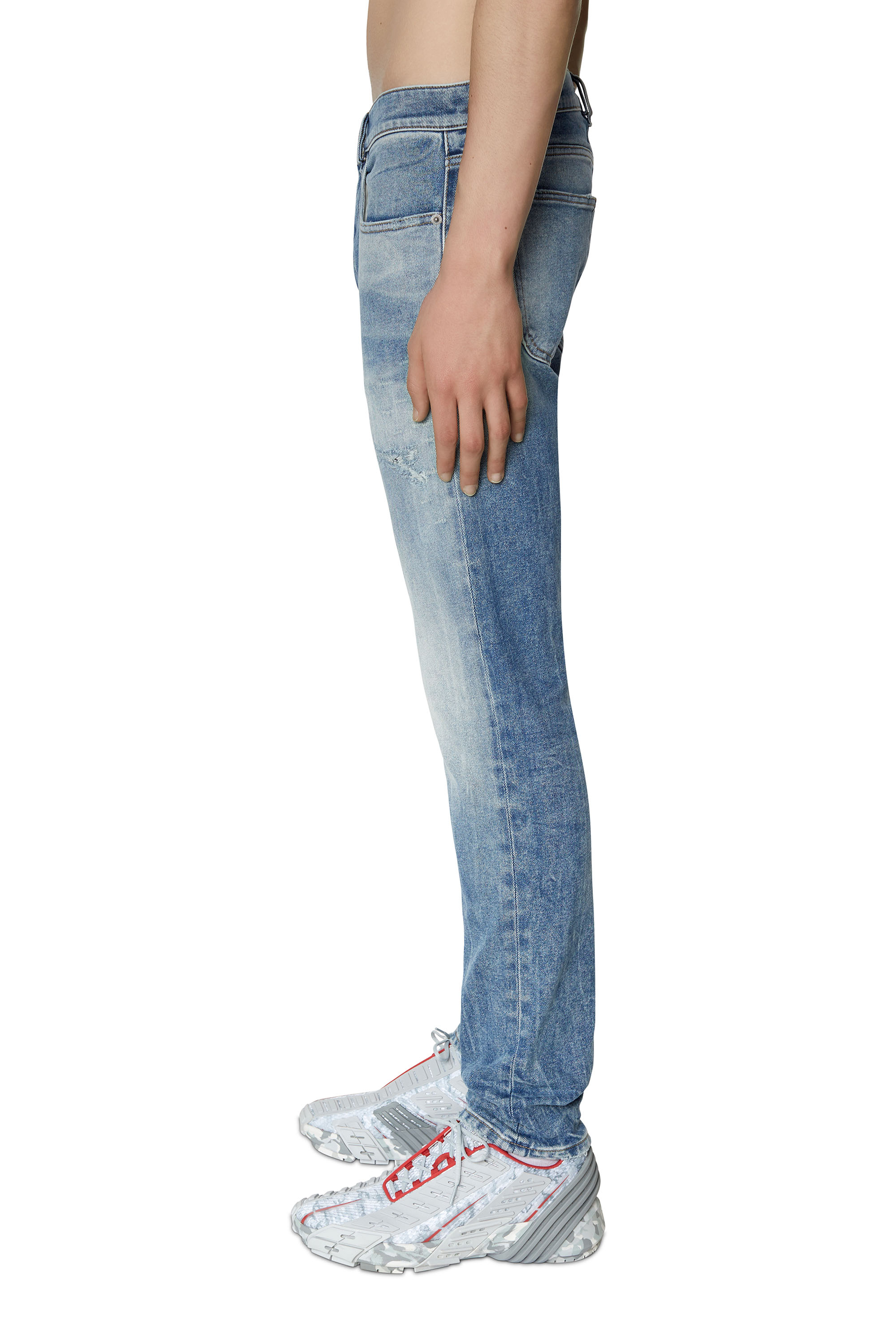 Diesel - 2019 D-STRUKT 009MW Slim Jeans, Hellblau - Image 5