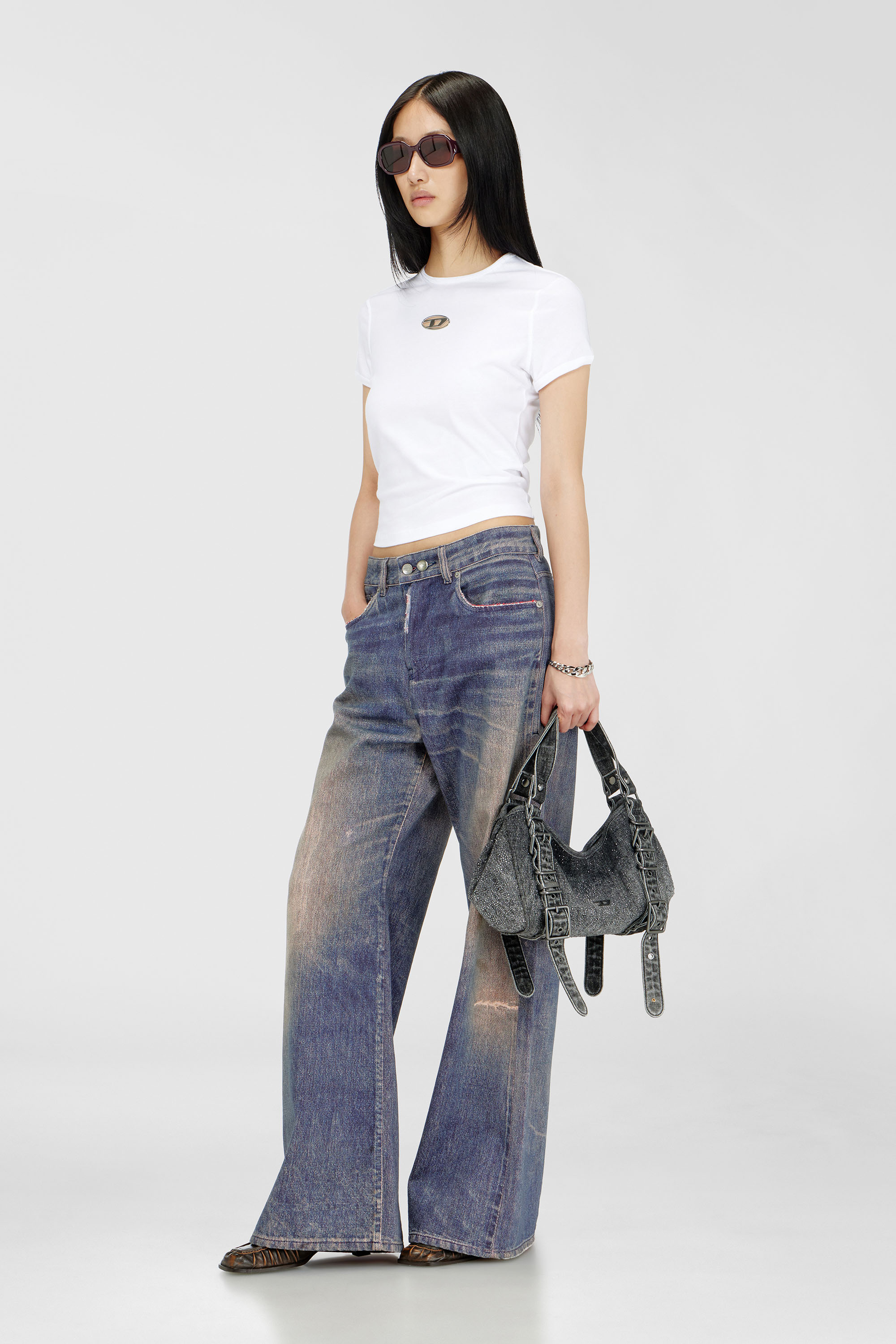 Diesel - T-UNCUTIE-LONG-OD-Q1, Damen T-Shirt in schmalem Fit mit Cut-out-Oval D in Wei&szlig; - 2