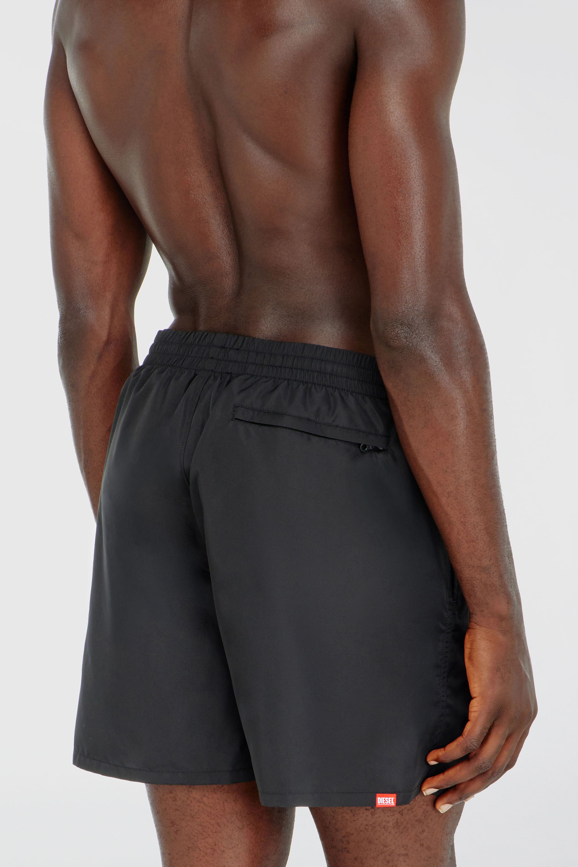 Diesel - GEORGE-41-UTLT, Herren Badeshorts mit metallischem Oval D Logo in Schwarz - 3