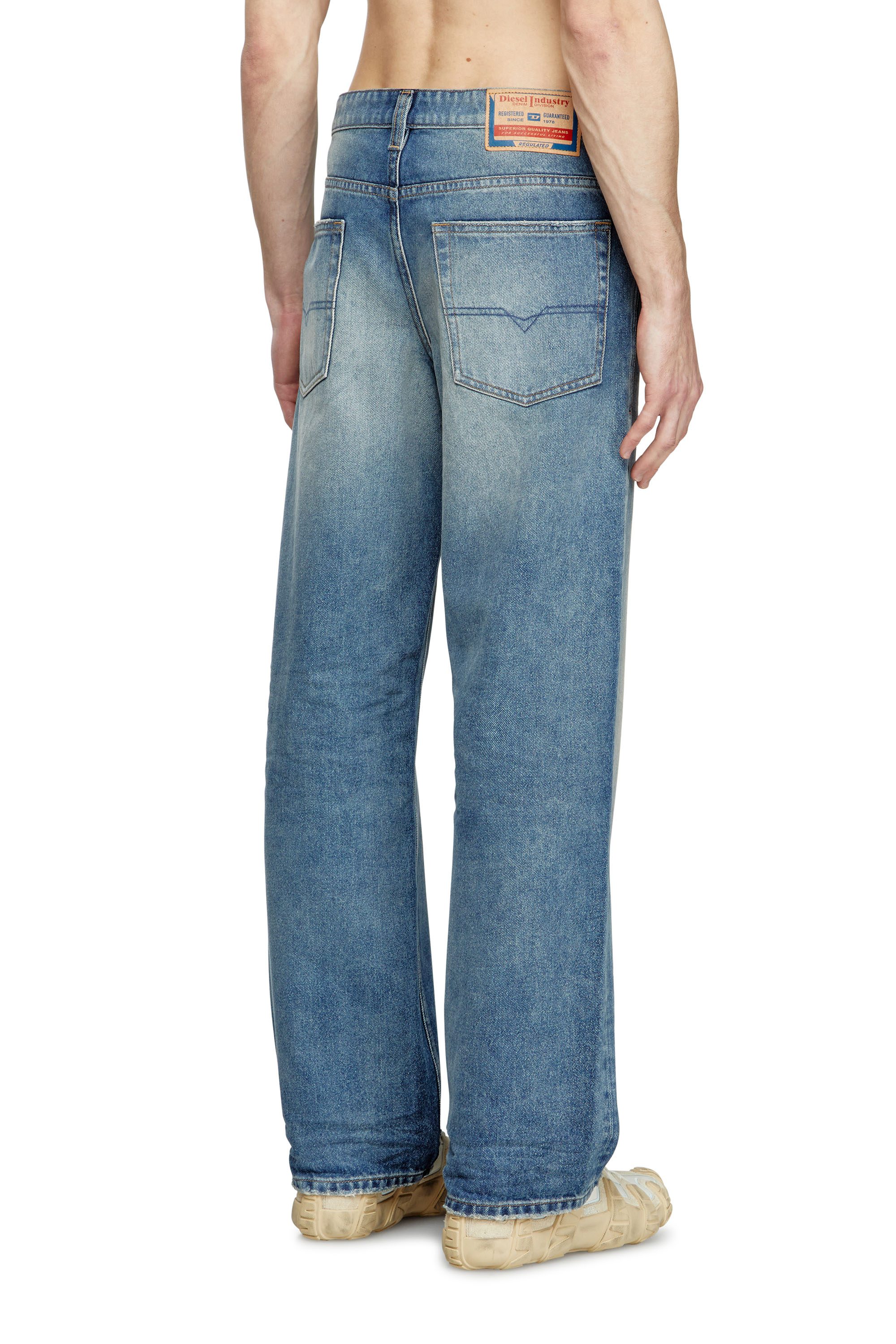 Diesel - Herren Relaxed Jeans 2001 D-Macro 0DBEB, Mittelblau - 4