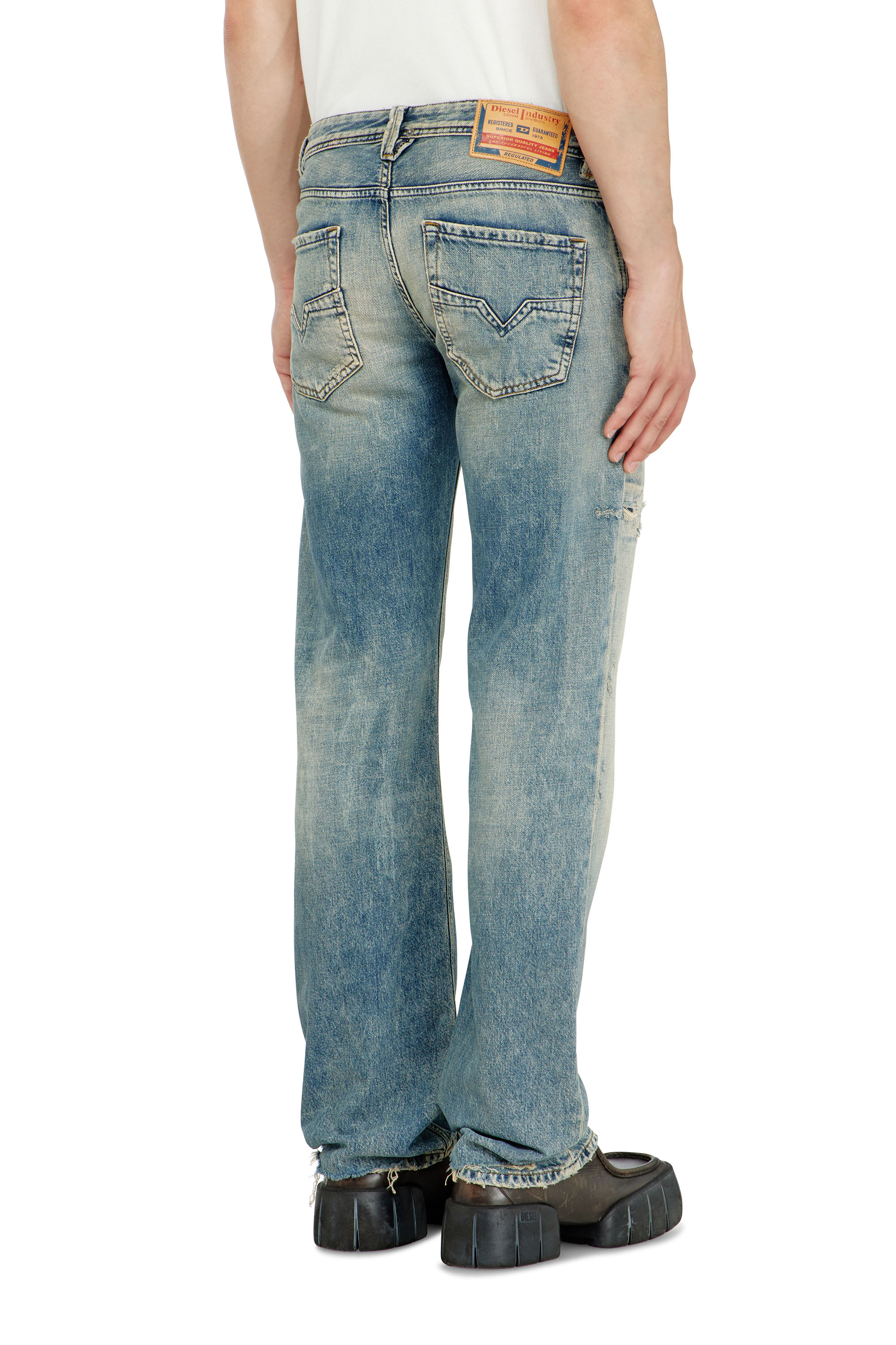 Diesel - Herren Regular Jeans 1985 Larkee 09P62, Mittelblau - 5