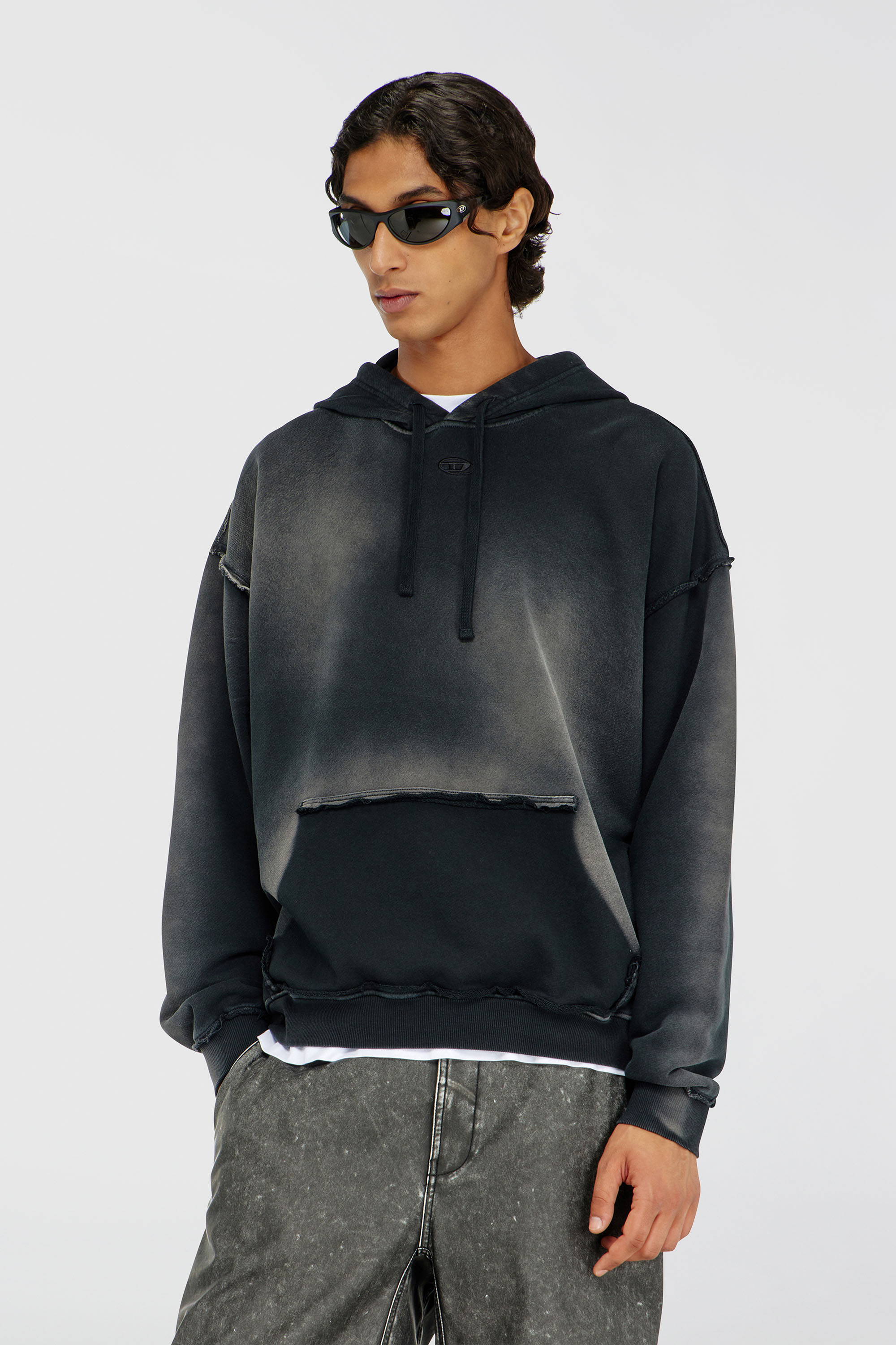 Diesel - S-POCK-HOOD, Herren Verblasster Baumwoll-Hoodie mit ausgefransten Details in Schwarz/Grau - 1